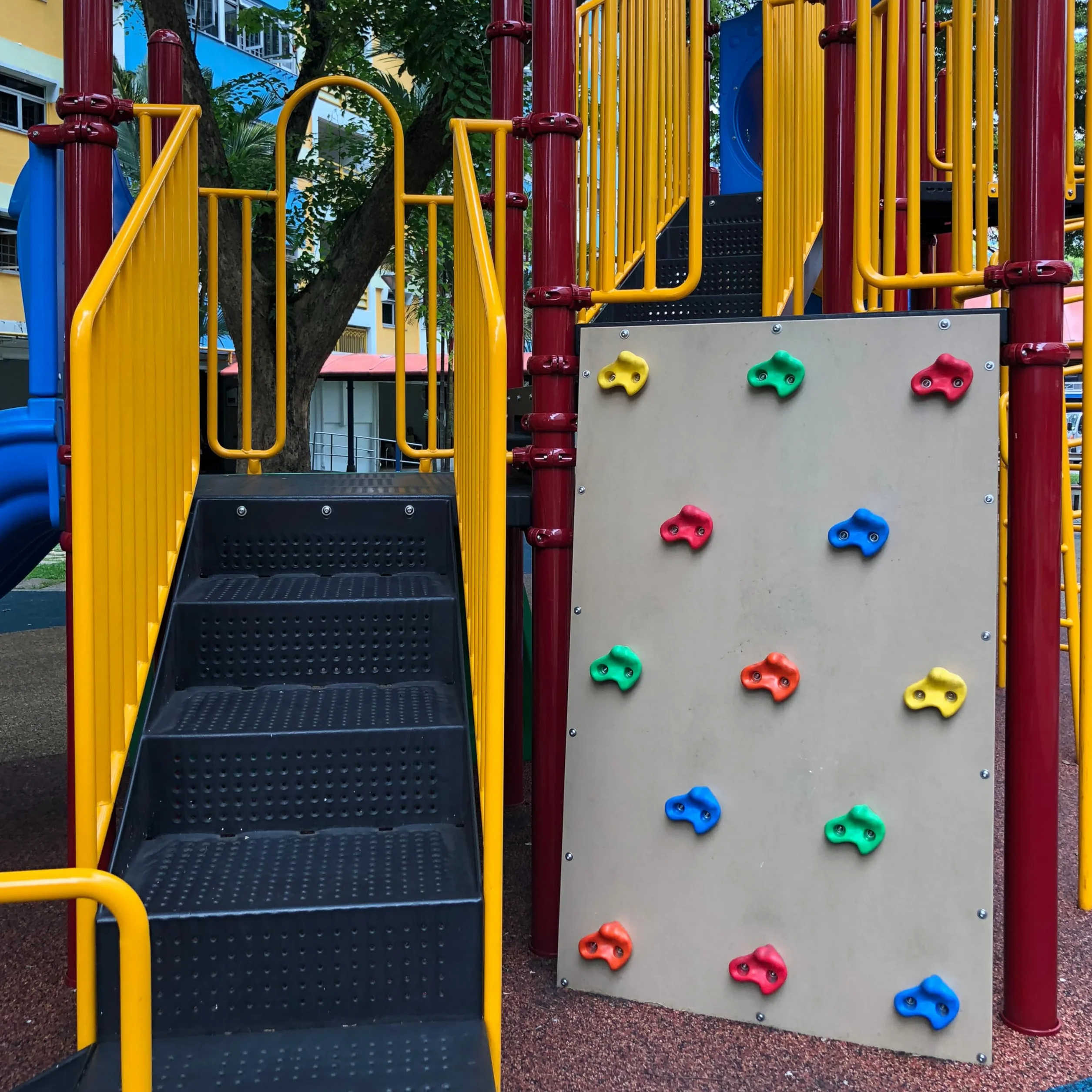 Retoo Prises d'escalade pour Enfant, set pour mur d'escalade extérieur & intérieur, 10 pierres d'escalade + 2 poignées de maintien avec fixation résistant jusqu'à 100kg plastique robuste, pour enfants