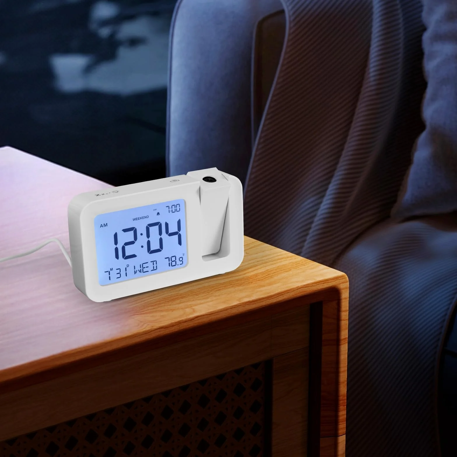ALLOMN Réveil avec Projection Numérique, Température et Date, 4 Luminosité, Snooze 9 min, 12/24h, Mode Week-end