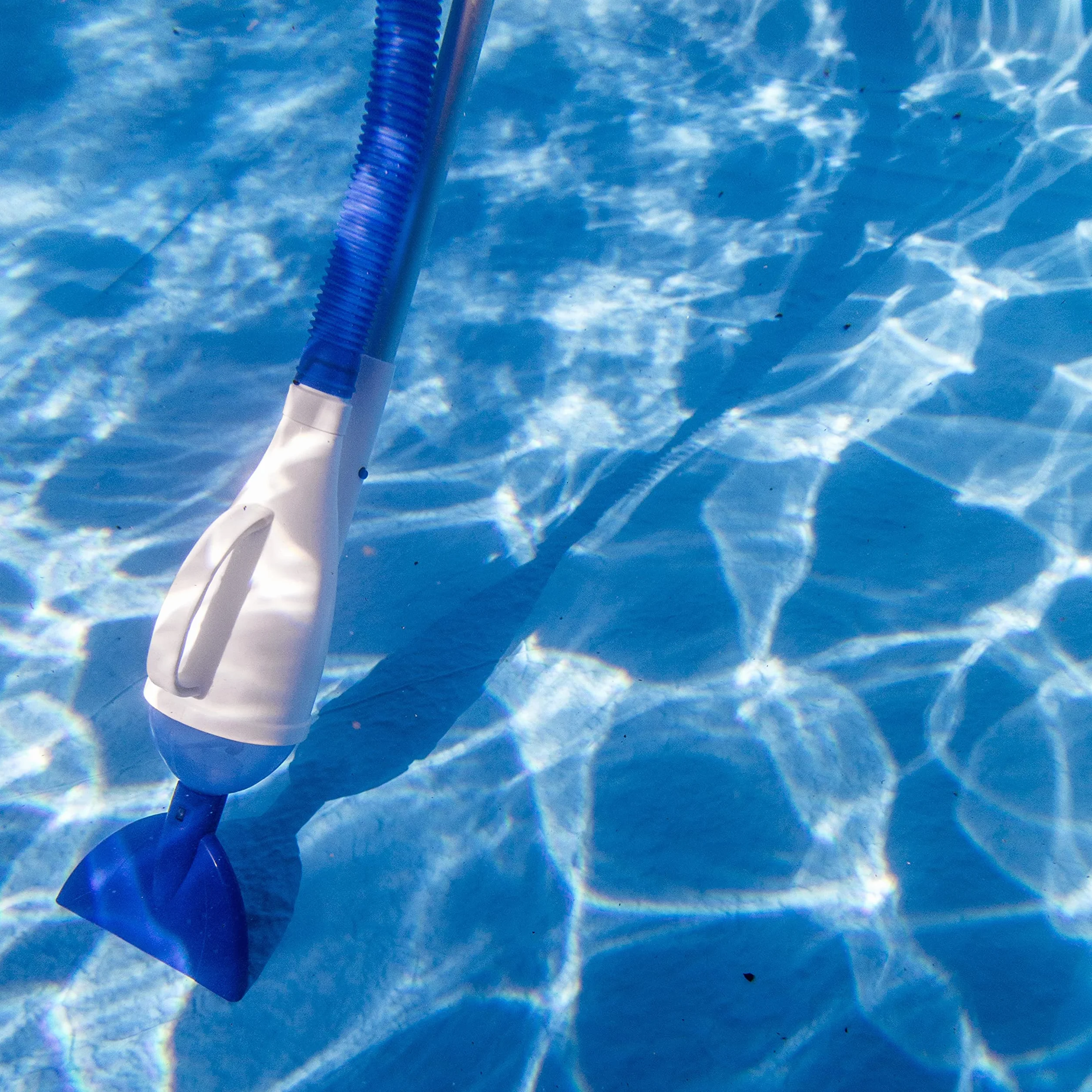 Gre AR20637Z Nettoyeur à Aspiration pour Piscines Succion Manuelle Fond Petites et Moyennes