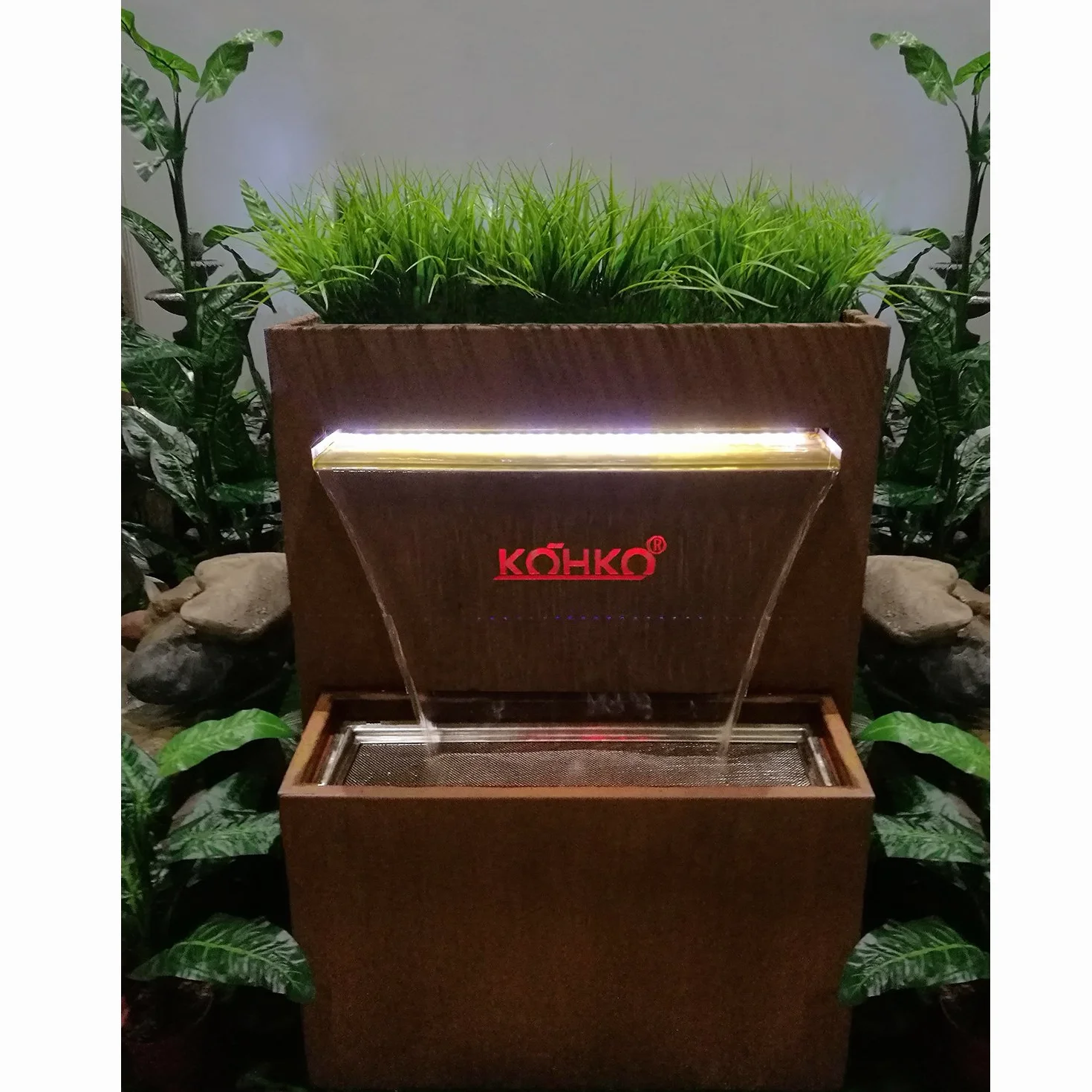Cascade Bec 15-30 cm d'eau en acier inoxydable V2 A Mat brossé Aqua cas 20 cm LED-Beleuchtung