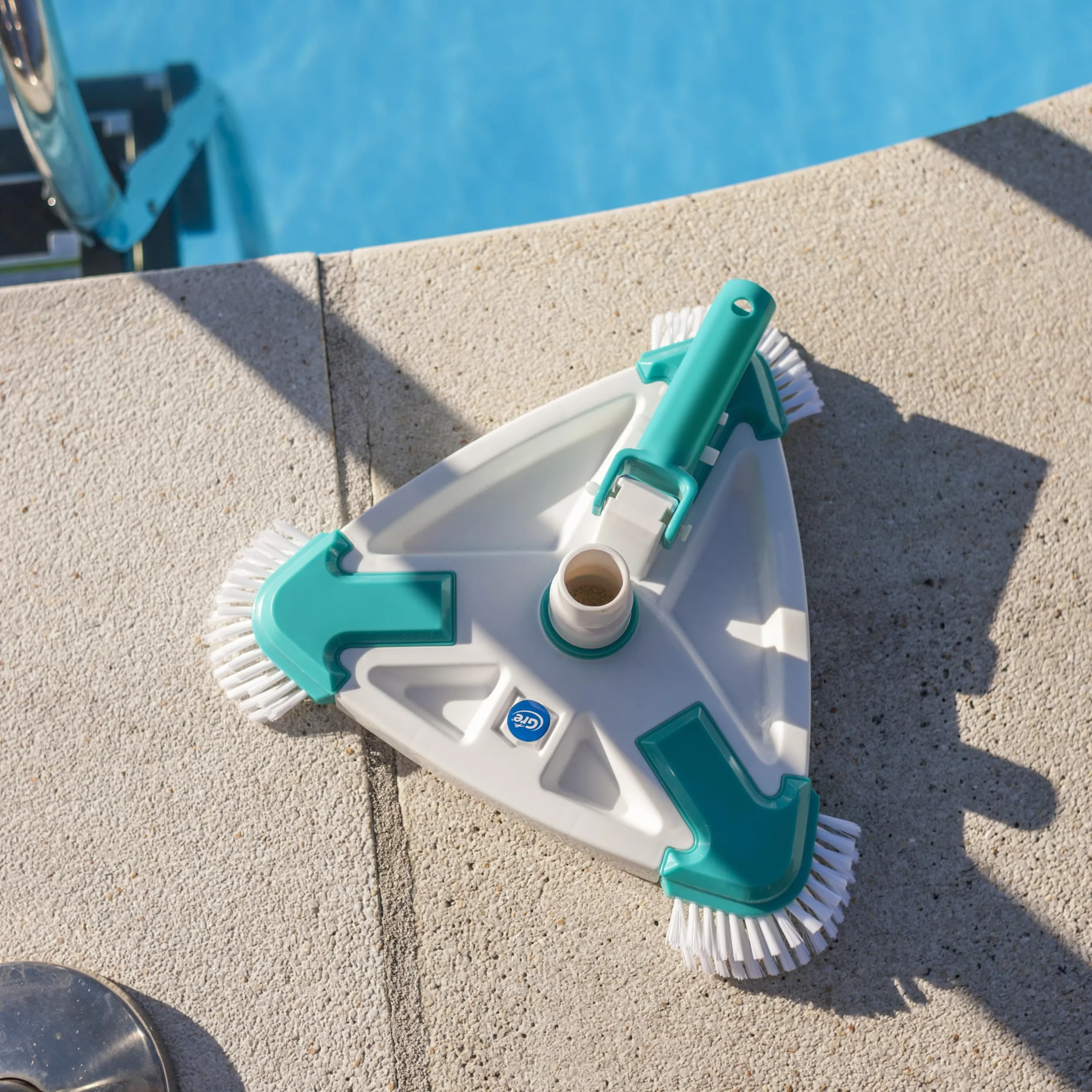Nettoyeur de Piscine Triangulaire Gre 40016N avec Brosses