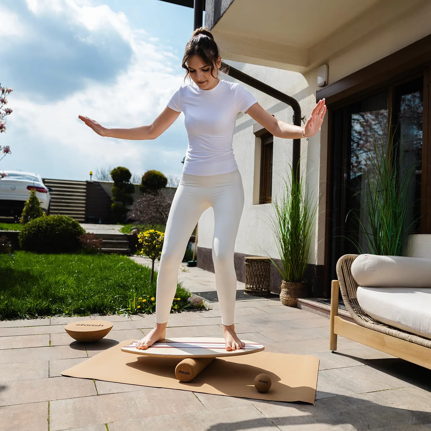 STAASH Balance Board en Bois Premium – Planche d'Équilibre Antidérapante avec Rouleau en Liège pour Surf, Fitness, Yoga et Rééducation