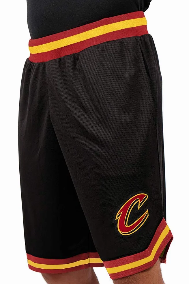 Unk NBA Short de Basket pour Homme GSM3547F avec Logo de l'équipe de la NBA tissé en polymaille, Noir, Taille M