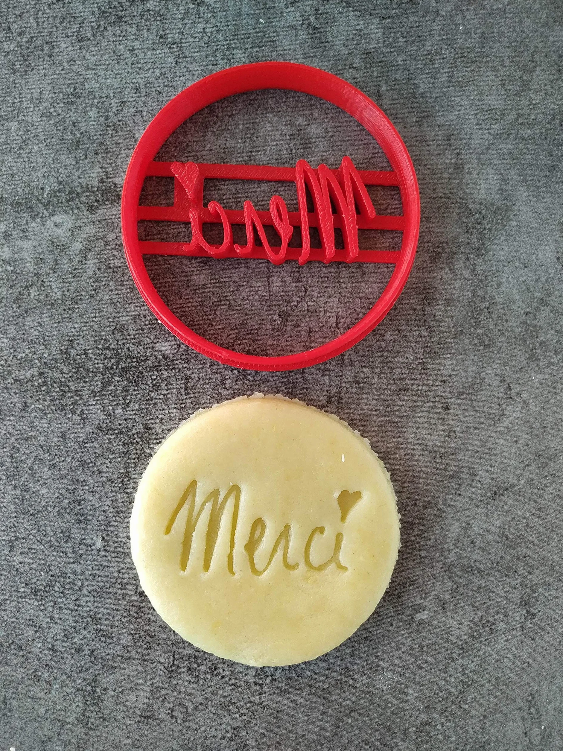 Emporte-pièce rond "Merci" Couleur au choix Fabriqué en France