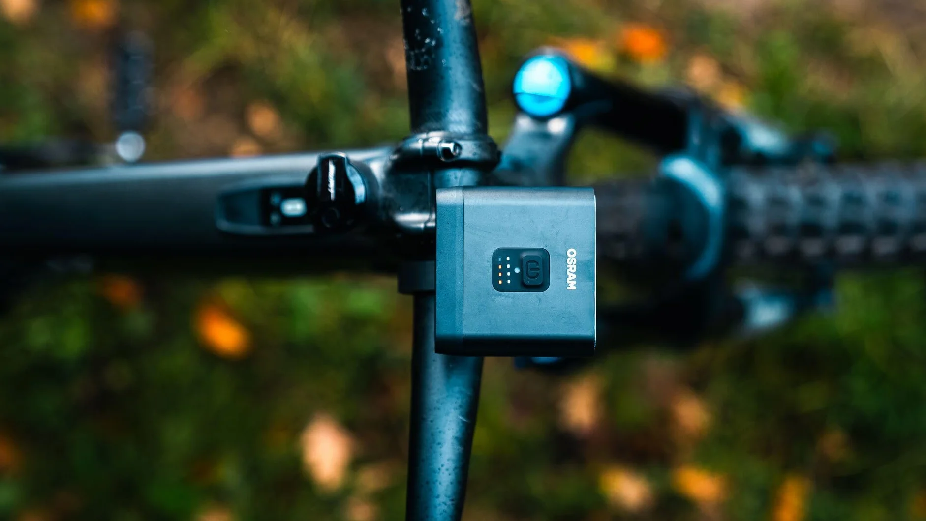 OSRAM LEDsBIKE Explorer X 1000, Kit d'éclairage vélo Rechargeable: Avant et arrière, Tout-Terrain, avec feu Stop, 1000 lumens