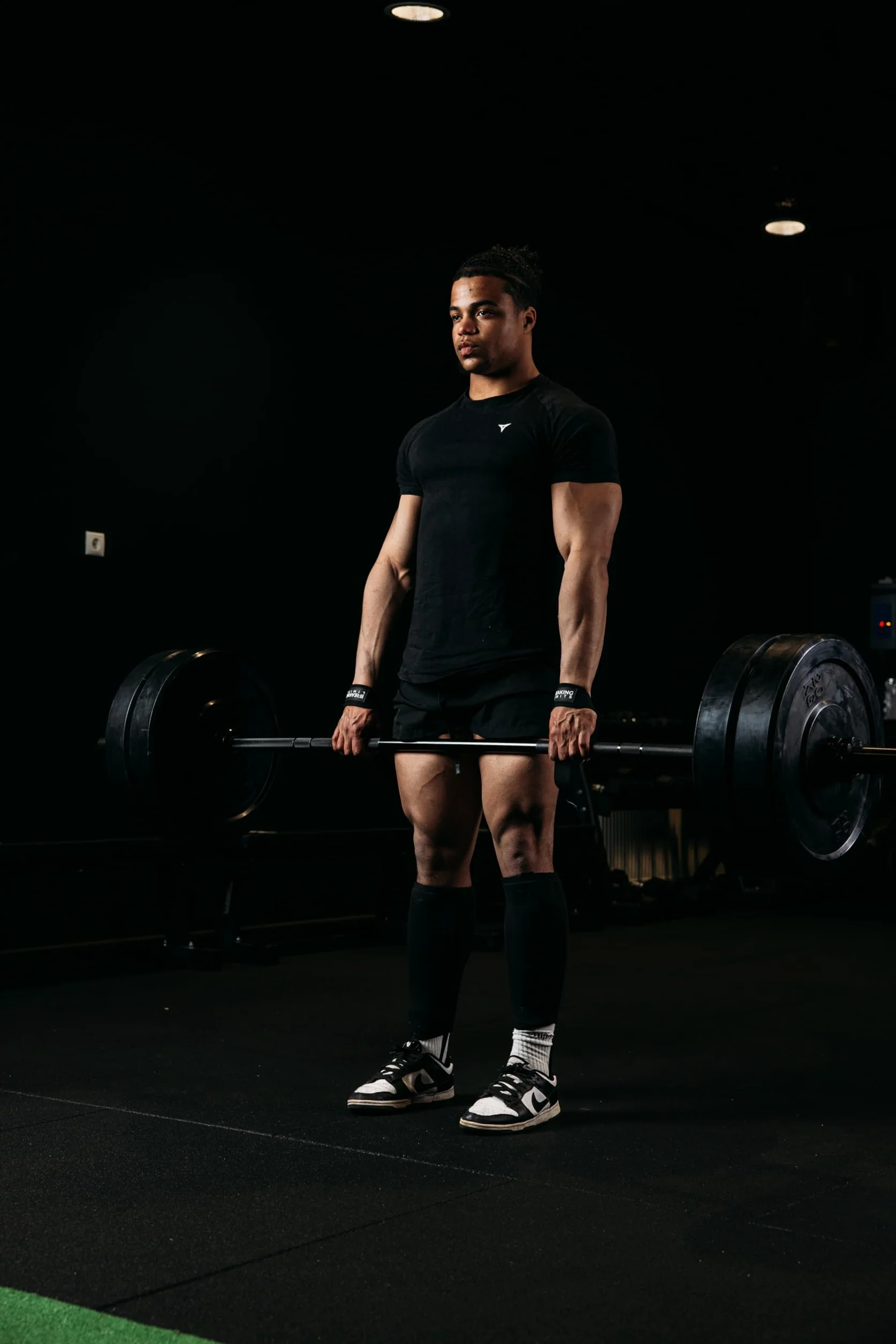 BREAKING LIMITS Deadlift Shin Guards - Bandage de Mollet en néoprène - Chaussettes Deadlift - Protège-Tibias - Saut à la Boxe pour Homme et Femme - Protection des Tibias