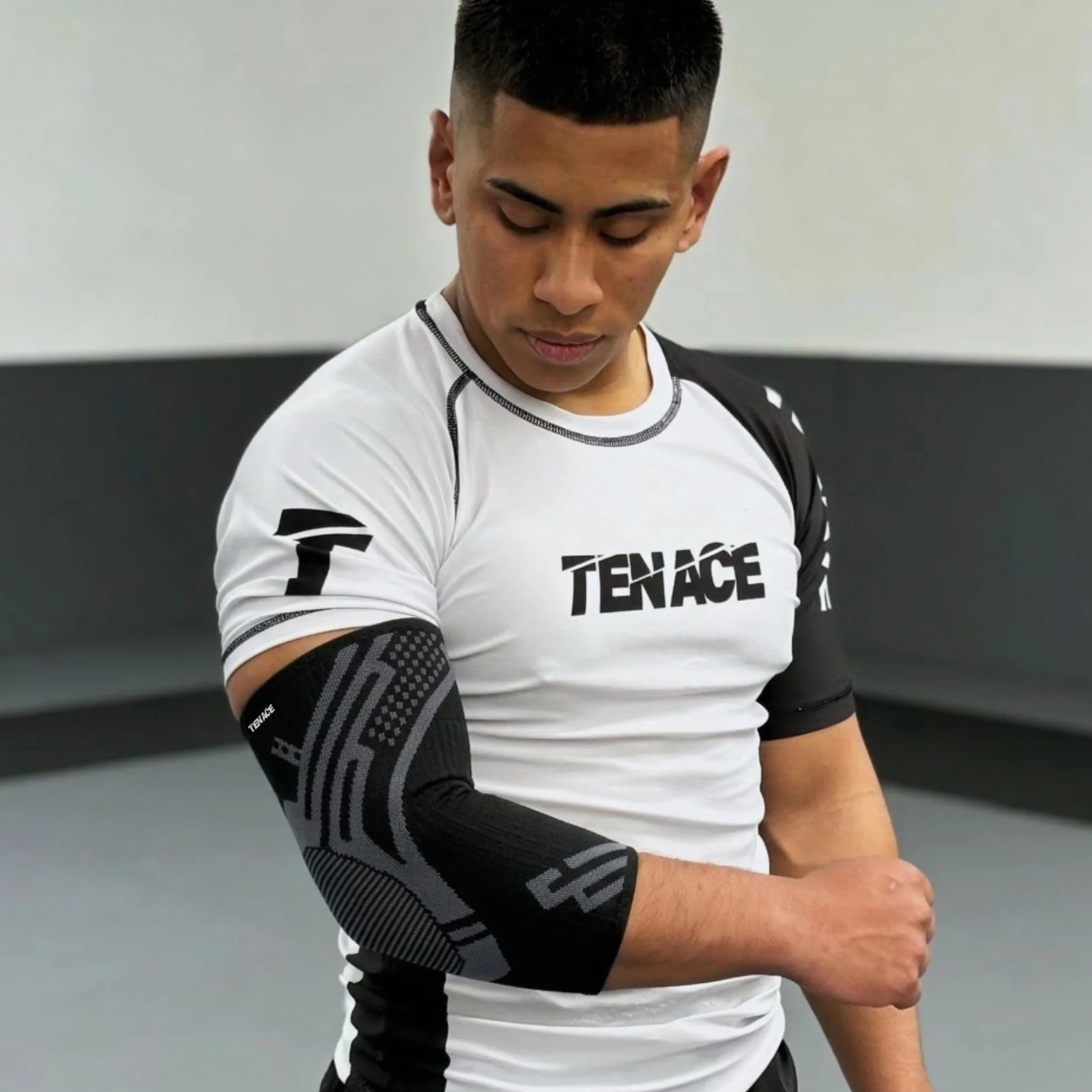 Tenace Jiu Jitsu Coudière Grappling Protection coudes de compression et rembourrage MMA, BJJ, Muay Thai, Judo Haute Durabilité et Performance Unisexe