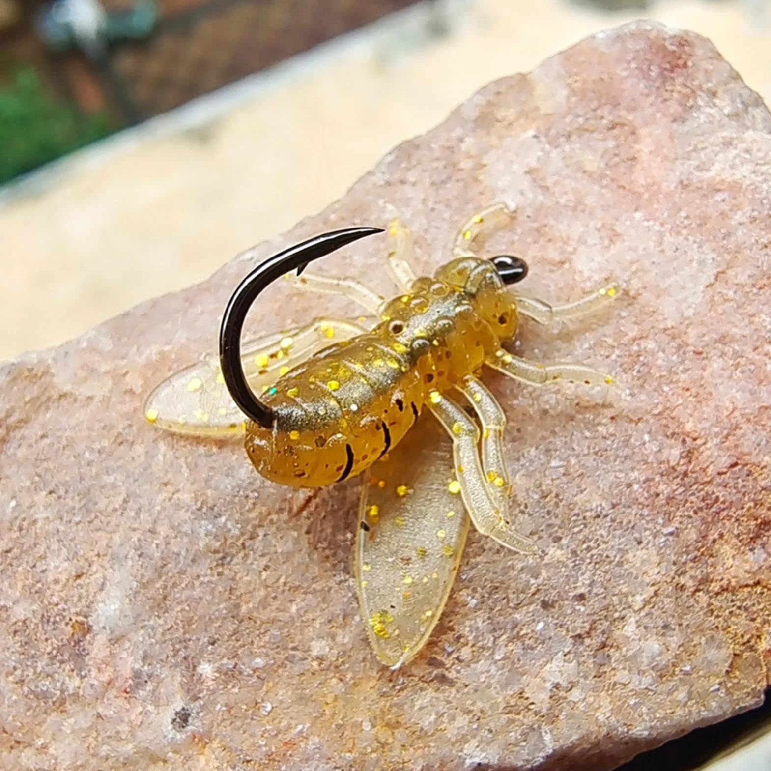 Appât de Pêche à la Mouche pour Truite - 20X Leurres Simulés en Forme d'abeille avec Étui,Équipement pour Eau Douce, Eau Salée, Lac, Rivière, Étang et Mer Profonde