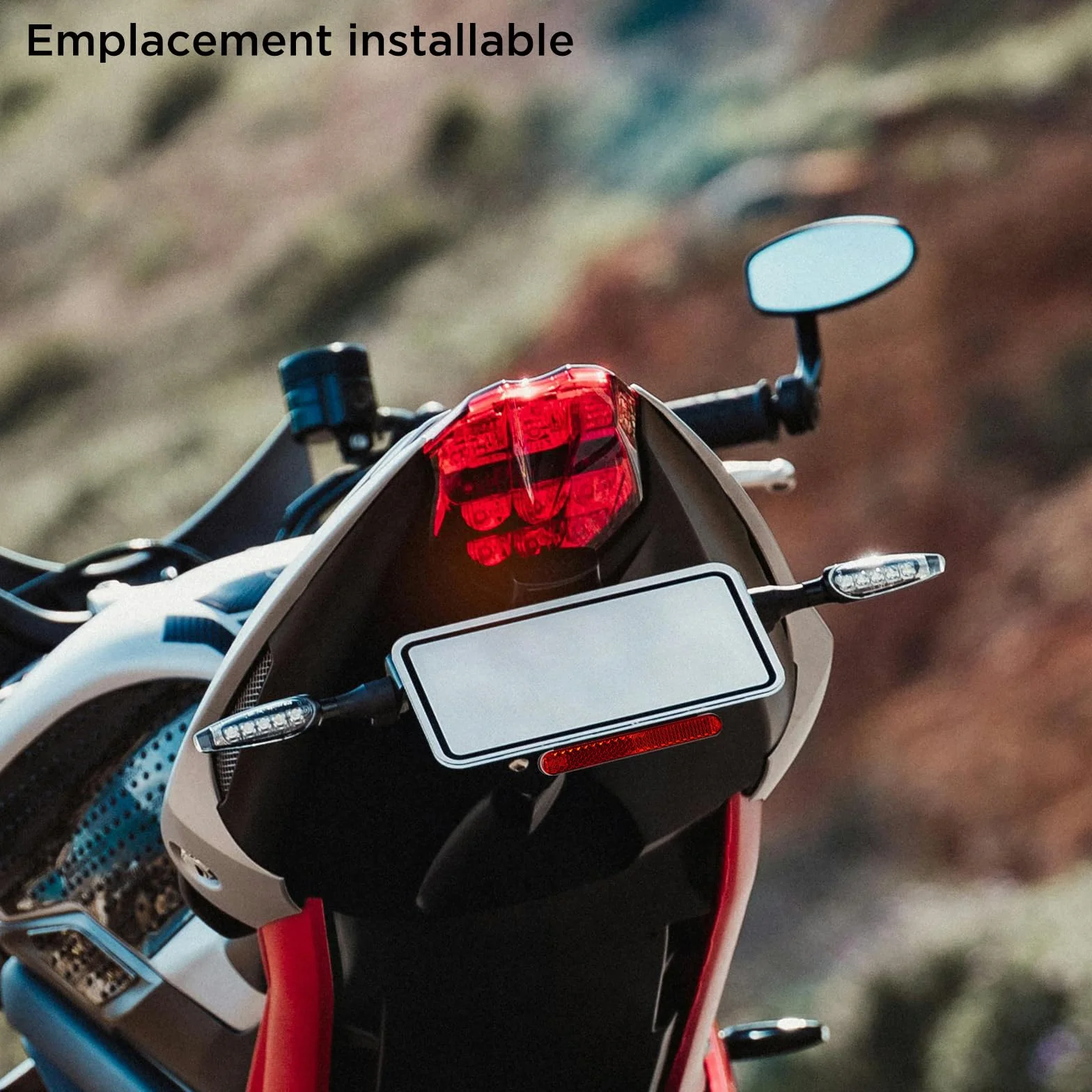 evermotor 2 Pièces Mini Catadioptres pour Moto 100 x 13 x 6 mm avec Support Autocollant en Aluminium de 150°, Homologués E4, Catadioptres Rouges Arrière pour Scooter, ATV, Vélo, Trottinette