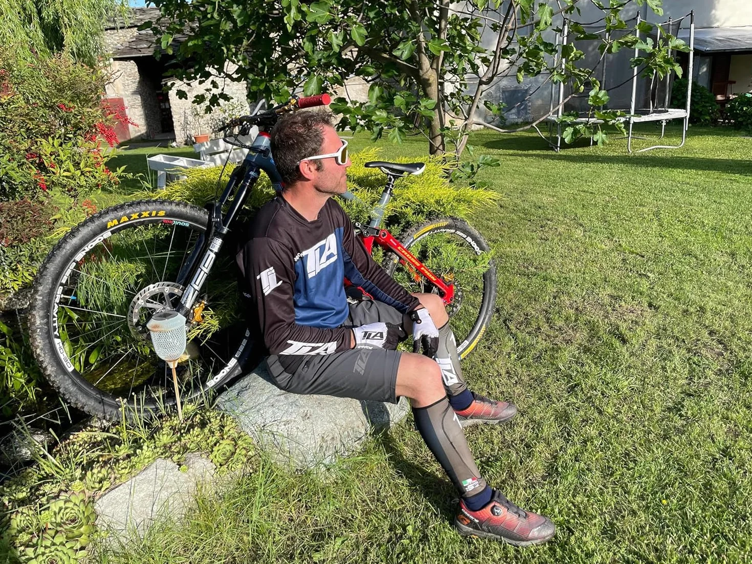 TLA Stop Shot Protège Tibia VTT Enduro | Protections VTT BMX | équipement VTT | Protège-Tibias VTTAE | Protections CE VTT Enduro