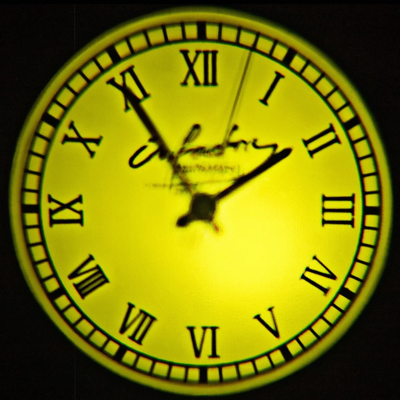 Infactory Horloge à Projection Lumineuse, 3 Filtres