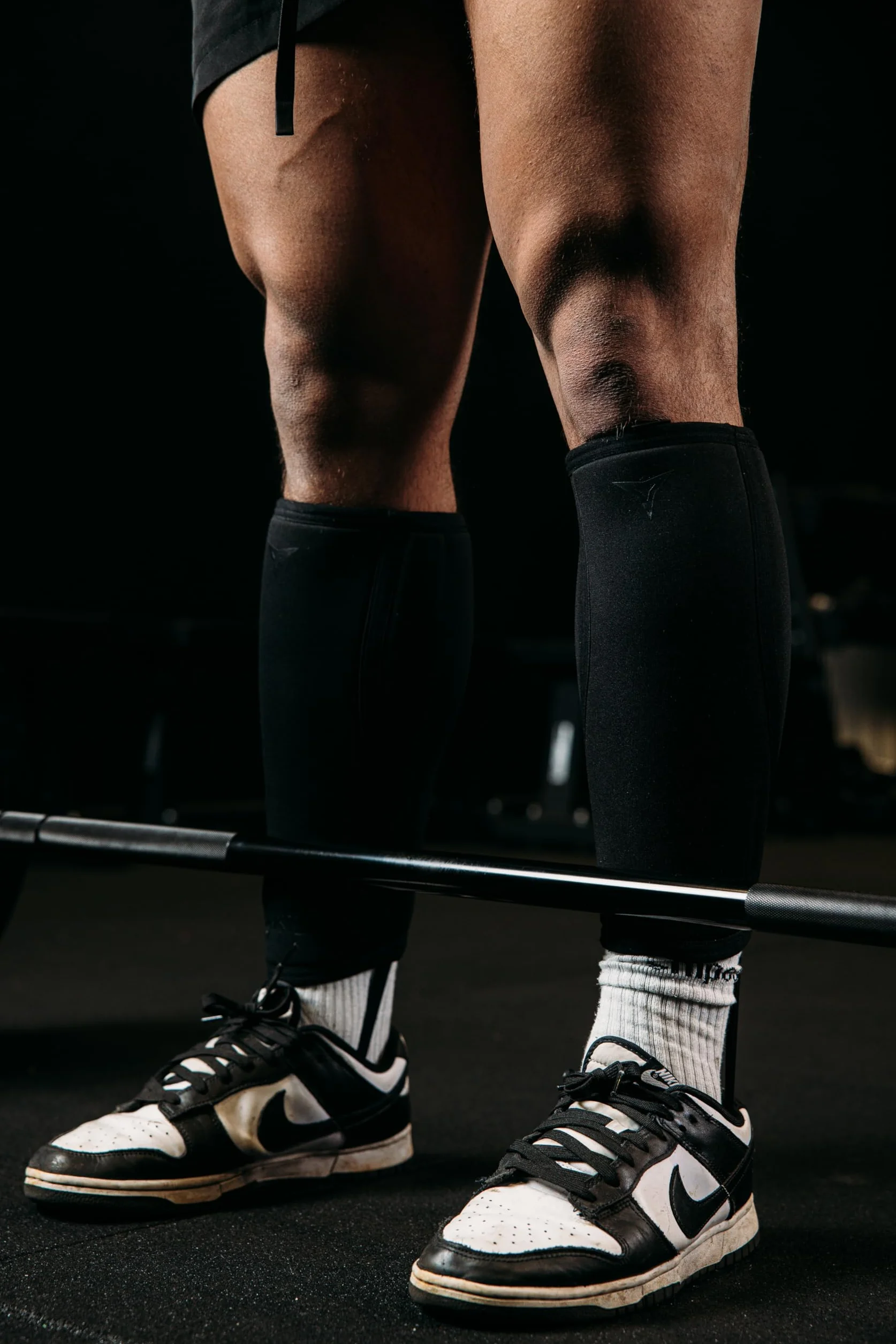 BREAKING LIMITS Deadlift Shin Guards - Bandage de Mollet en néoprène - Chaussettes Deadlift - Protège-Tibias - Saut à la Boxe pour Homme et Femme - Protection des Tibias