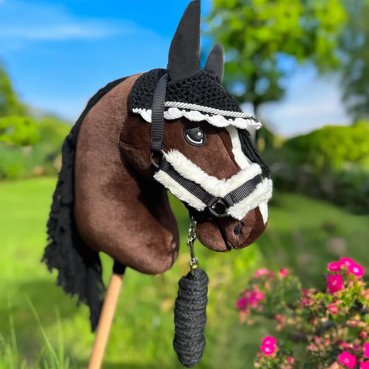 Hobby Horse Ensemble d'accessoires Licol moumoute avec Longe et Bonnet Anti-Insectes - Taille A4 et A3 (Noir)