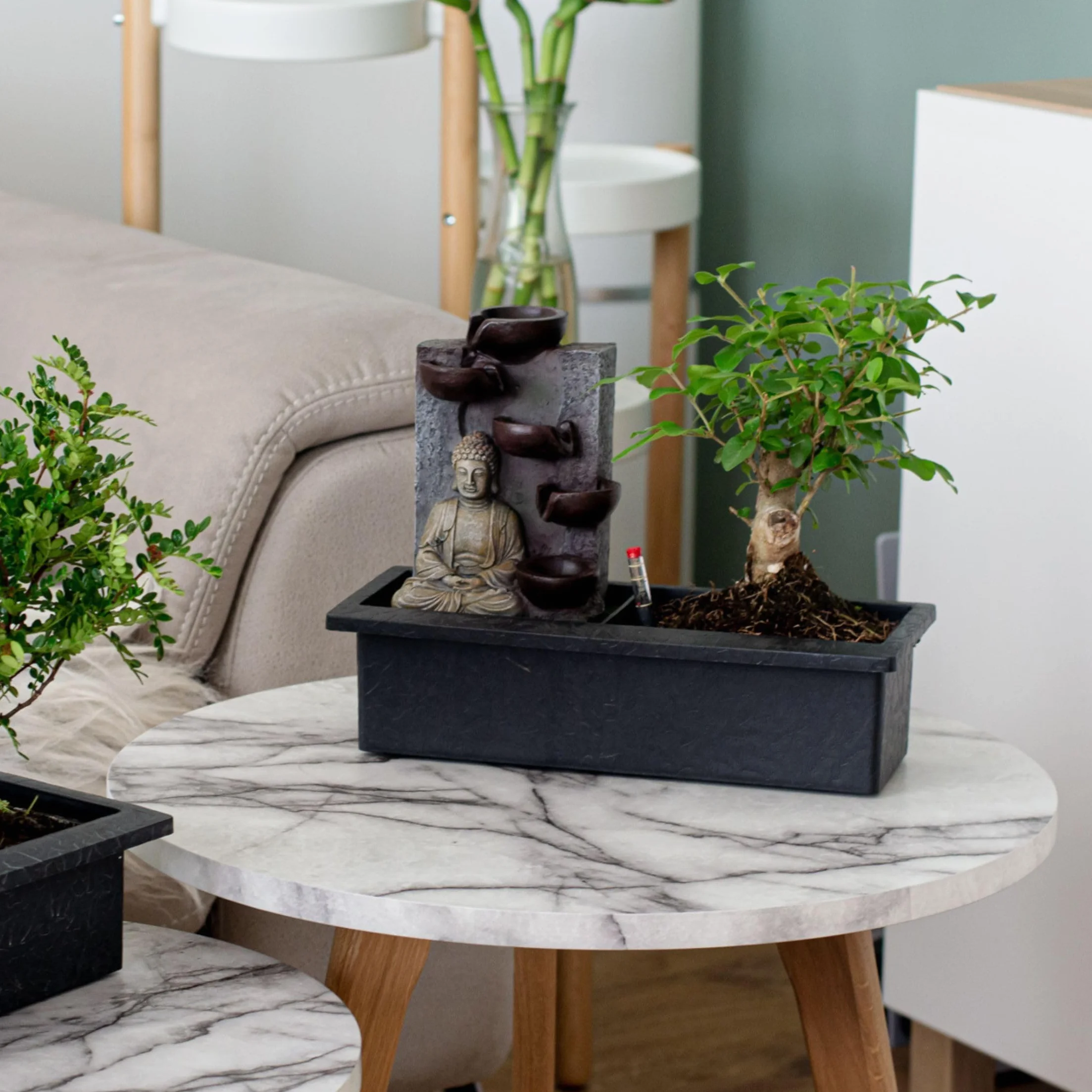 Bonsaï avec système d'eau cascade statue Bouddha plante d'intérieur 25-35cm