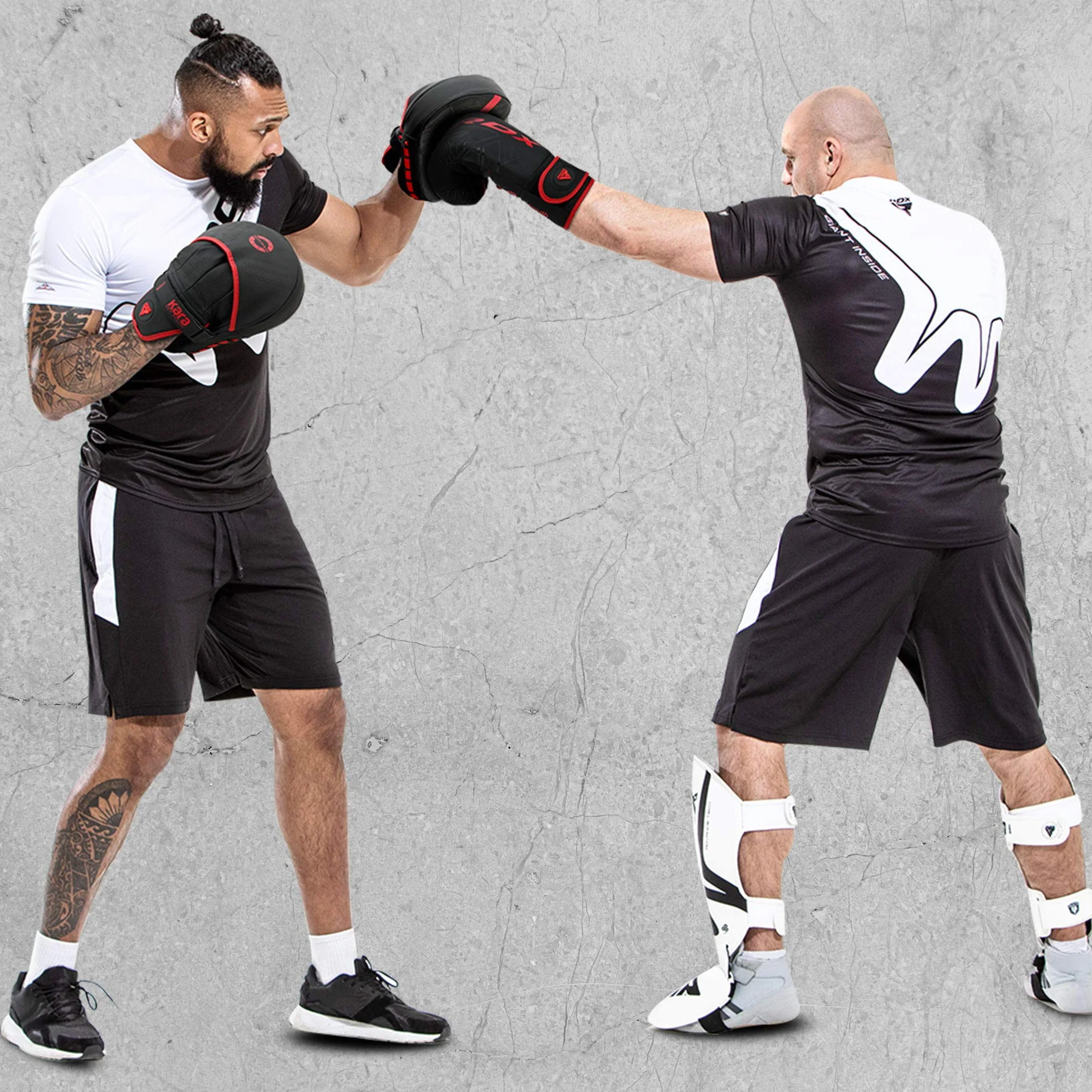 RDX Pattes d'ours Boxe MMA Incurvé Art Martiaux Bouclier Pao Muay Thai Kick Boxing Bouclier de Frappe Maya Hide Cuir Kara Cible D'entraînement Mitaines Focus Pads Sports de Combat Taekwondo Noir
