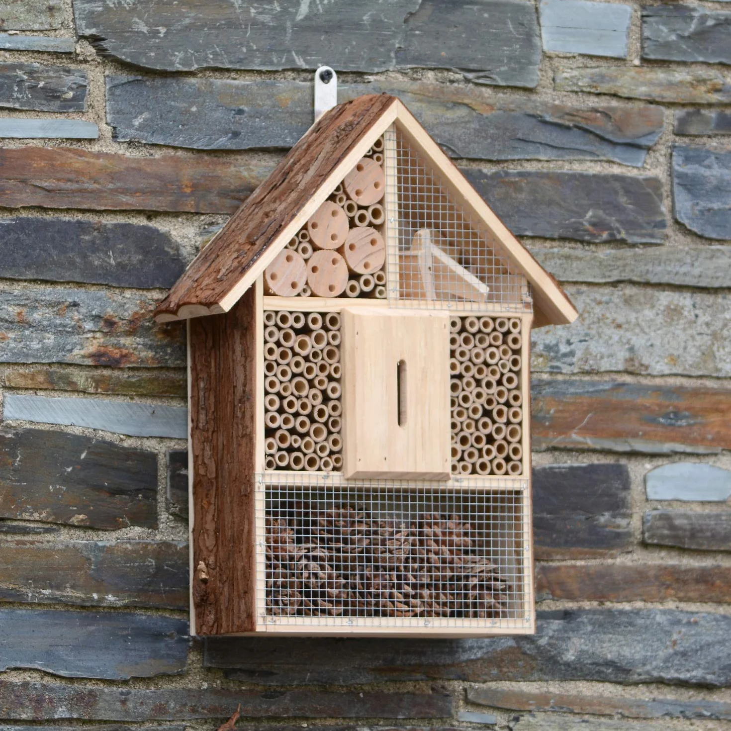 CKB LTD Grand hôtel en bois naturel pour abeilles, coccinelles, papillons, abri extérieur en bois nid de jardin - 30 x 10 x 39 cm
