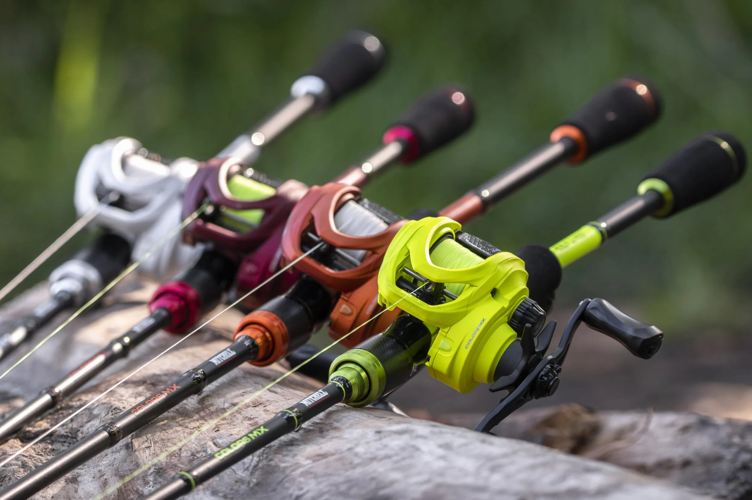 Mitchell Colors MX Castrute and Rolle Combo – Raubfisch Baitcasting Setup – Hecht, Zander, Barsch