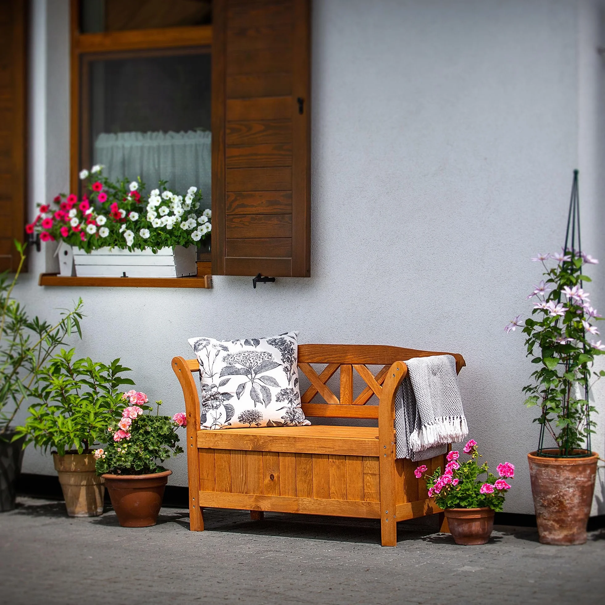 KADAX Banc de Jardin 119x43x75 cm Panneau de Fibres de Bois avec Rangement Dossier Résistant aux intempéries Chêne doré