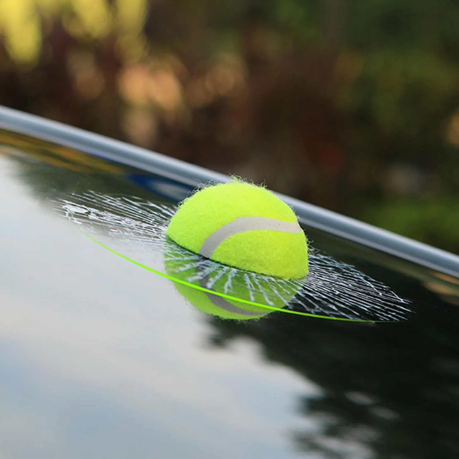 Autocollant 3D en verre brisé - Motif balle de tennis - Autocollant amusant pour fenêtre de voiture - Décoration de pare- de voiture pour et berlines