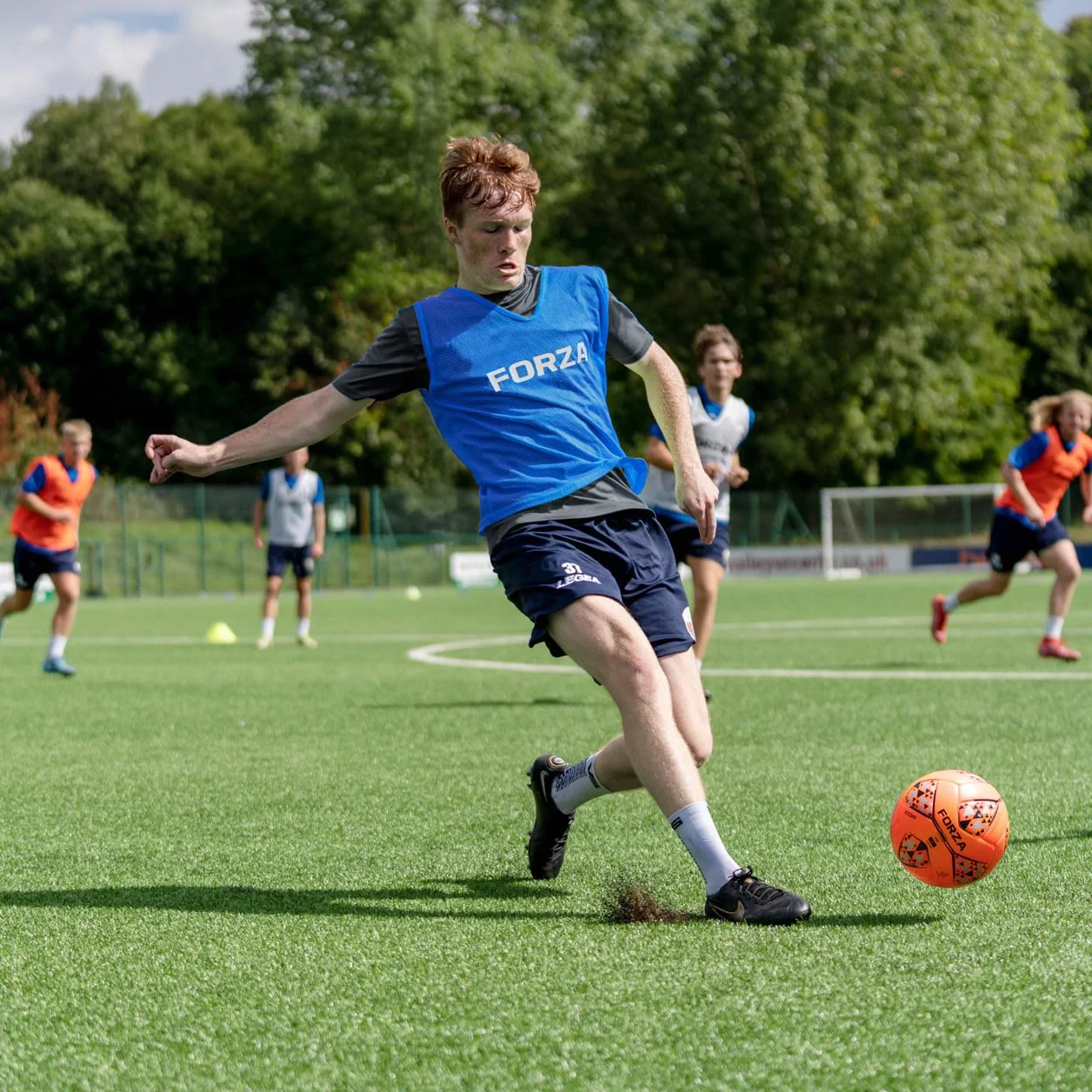 FORZA Chasubles d’Entraînement de Sport [Pack de 10] | Fabrication Légère, Couleurs Vives et Plusieurs Tailles | Entraînement de Football, Rugby, Hockey et Plus pour Enfants et Adultes