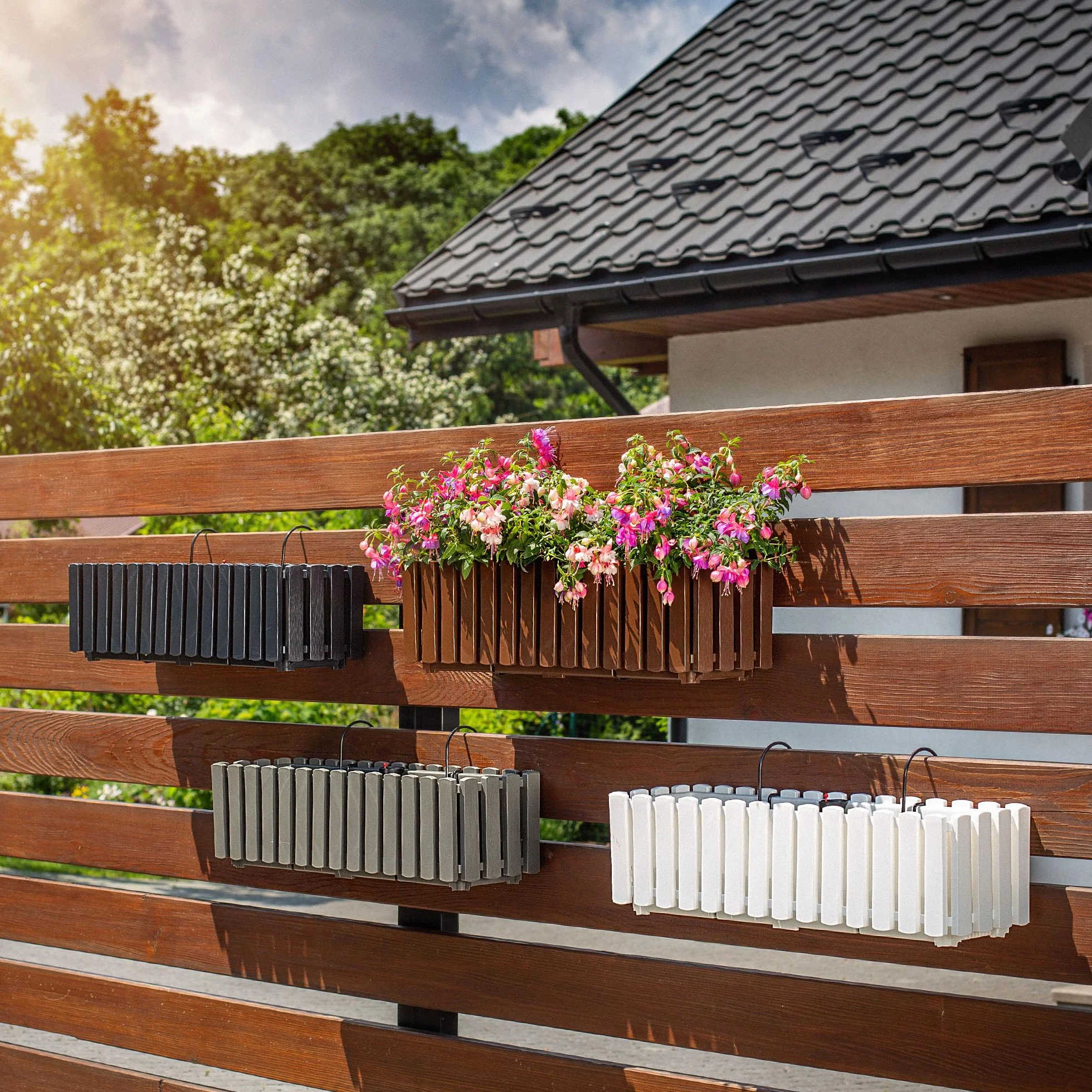 KADAX Jardinière de Balcon 60 cm – Pot de Fleurs en Plastique Aspect Lattes, Blanc