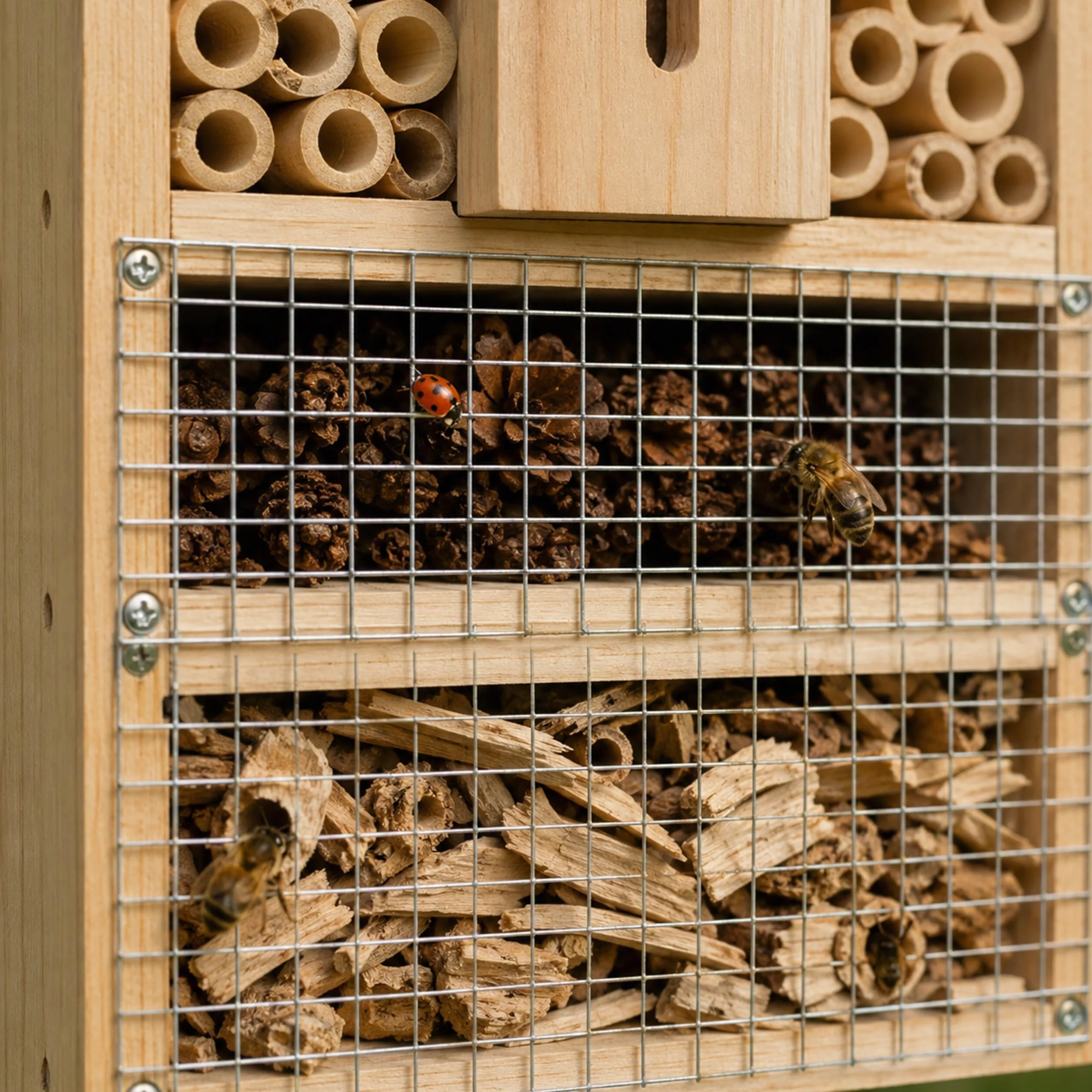 Relaxdays Hôtel à Insectes kit à Monter en Bois 30,5×17,5×6 cm à Suspendre Jardin