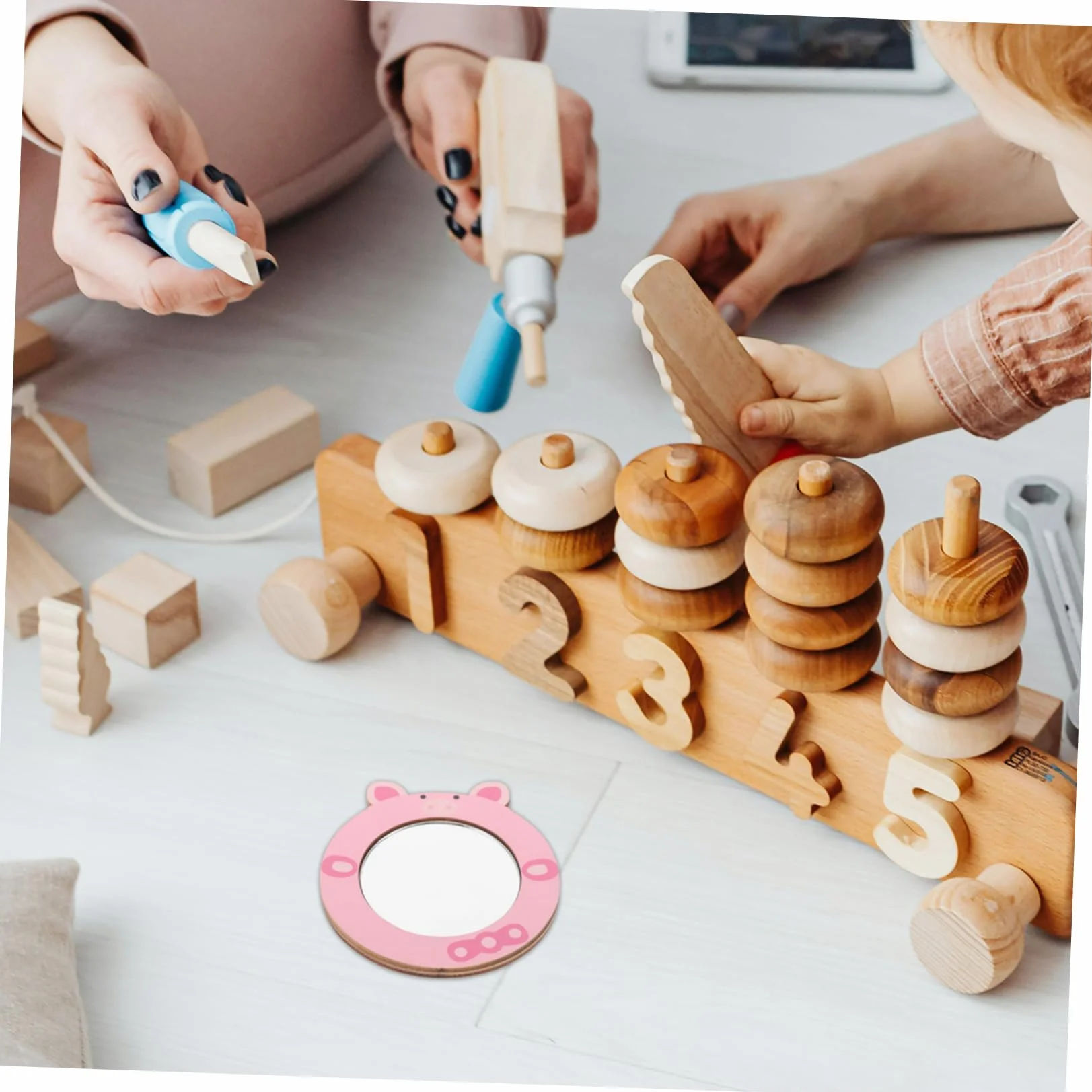 Miroir en Bois et Verre ERINGOGO pour Enfant, Jouet Éducatif Sécurisé, Petit Miroir à Main Rose