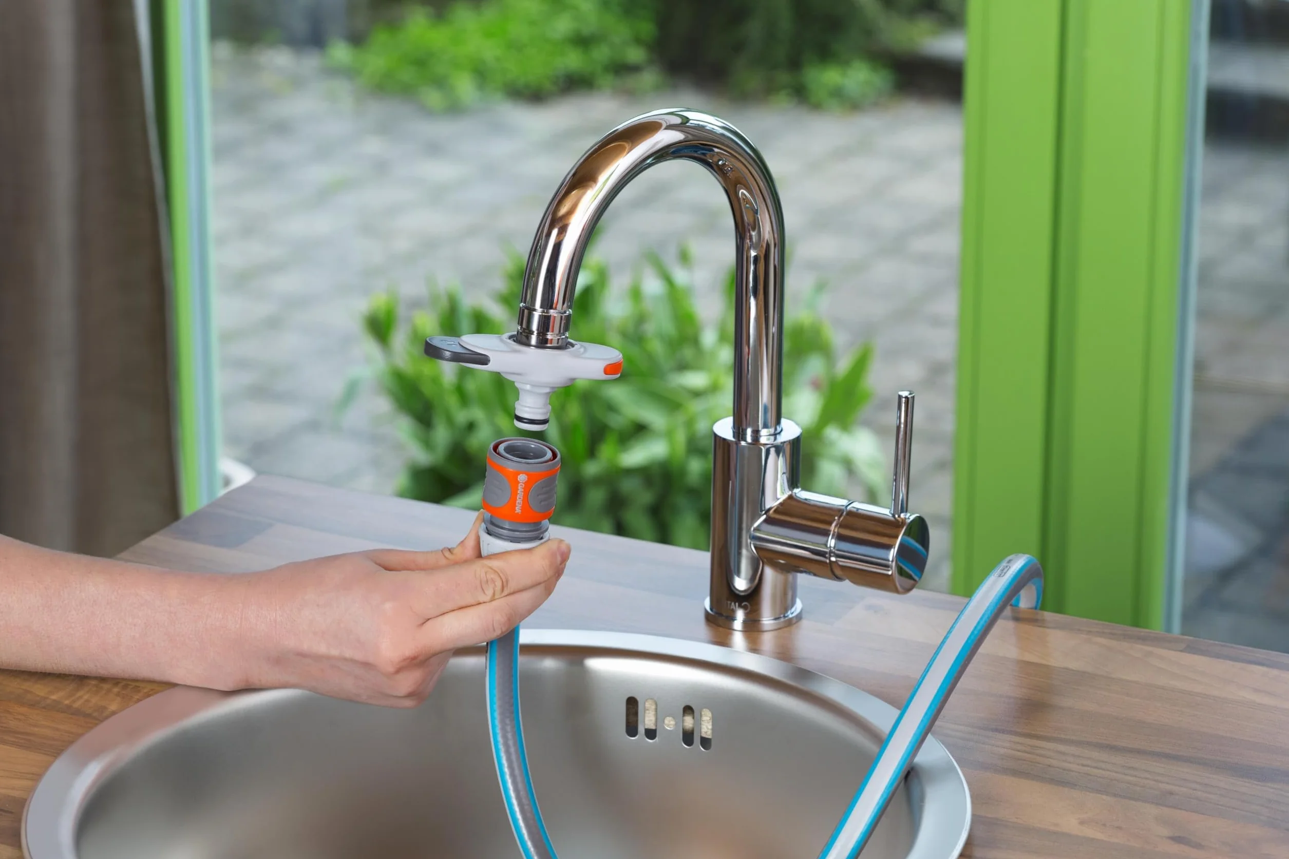 Gardena Raccord pour robinets d’eau intérieurs adaptateur clé insertion facile (18210-20)