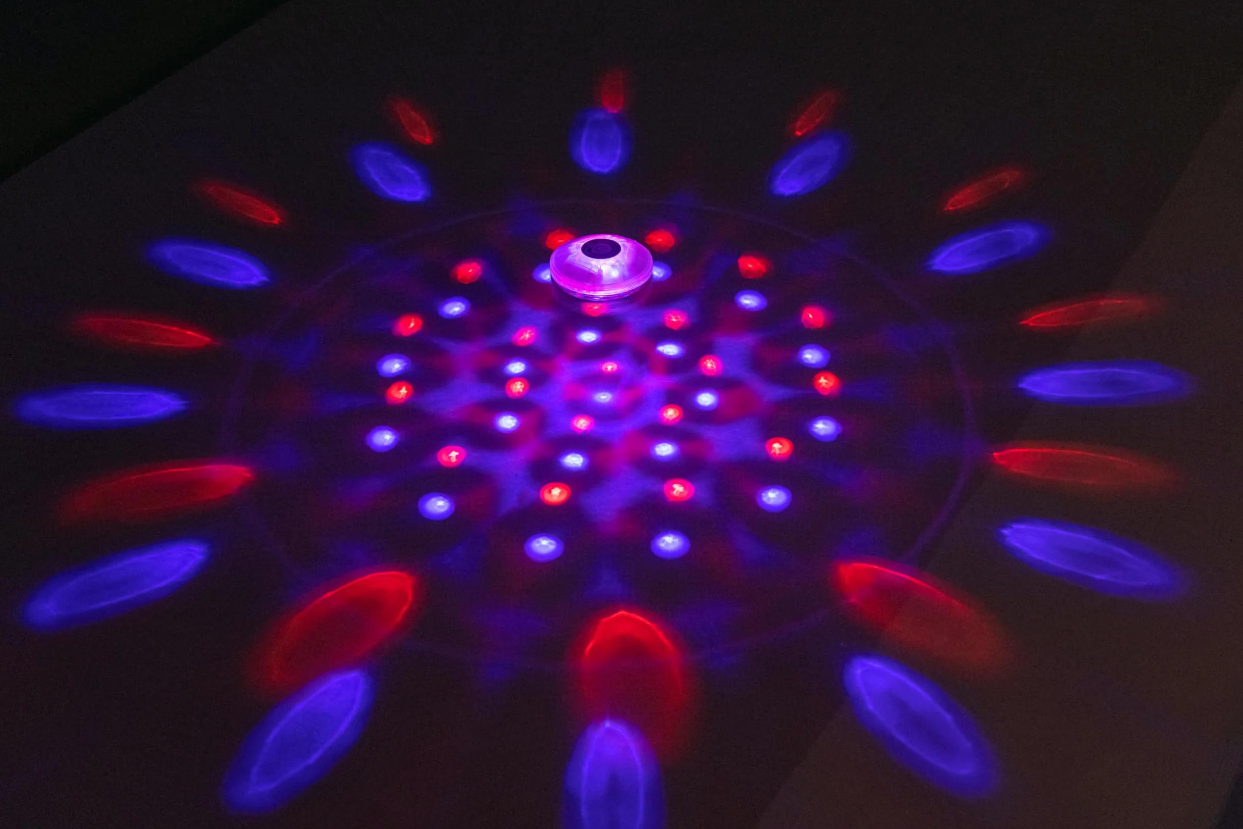 Bestway Lumière Flottante à LEDs 14 cm