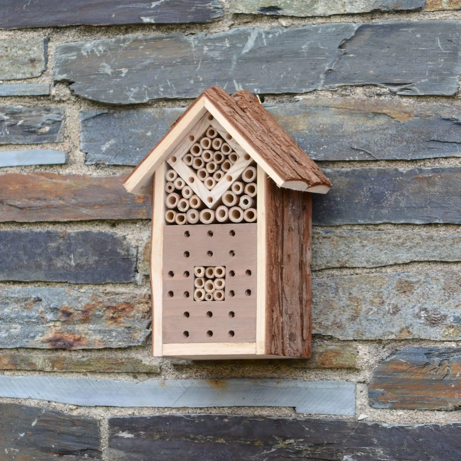 CKB LTD Hôtel Insecte en Bois Naturel 16x9x23cm pour Abeilles Coccinelle Papillon