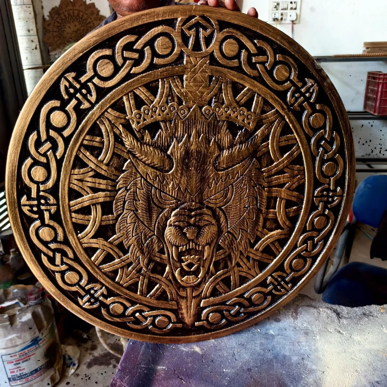 Nautical Replica Hub Bouclier de loup viking rond fait à la main avec motif loup 3D pour LARP, cosplay et décoration murale | Cadeau pour lui