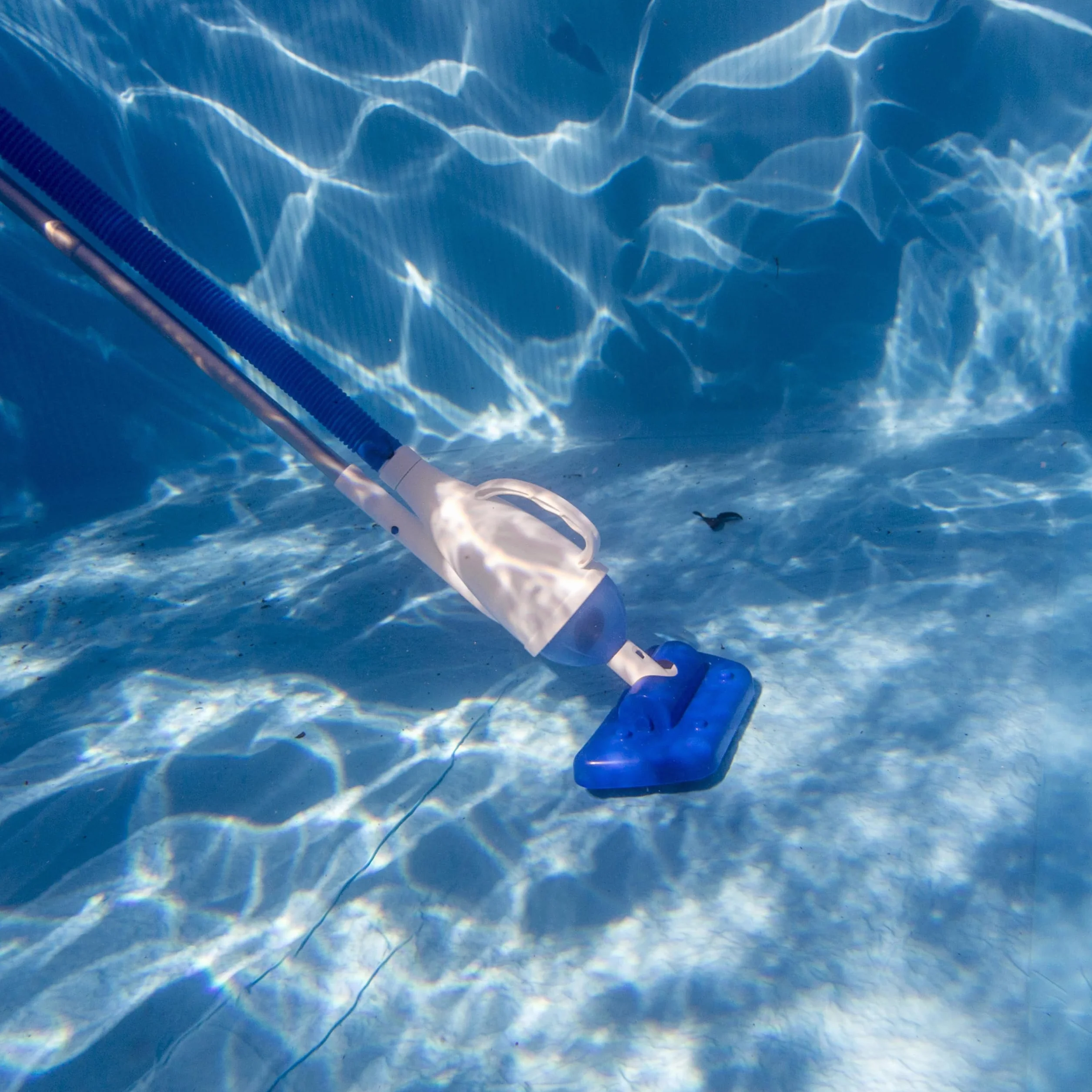 Gre AR20637Z Nettoyeur à Aspiration pour Piscines Succion Manuelle Fond Petites et Moyennes