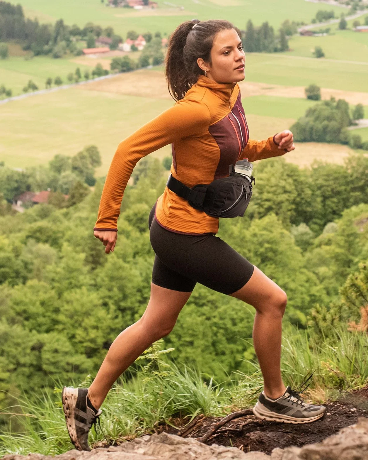Waterfly Sac Banane Homme Femme: Ceinture de Course avec Porte Bouteille Unisexe Bumbag avec 5 Poches Petite Sacoche Banane de Sport pour Randonnée Cyclisme Balade Ville Vacances Noir