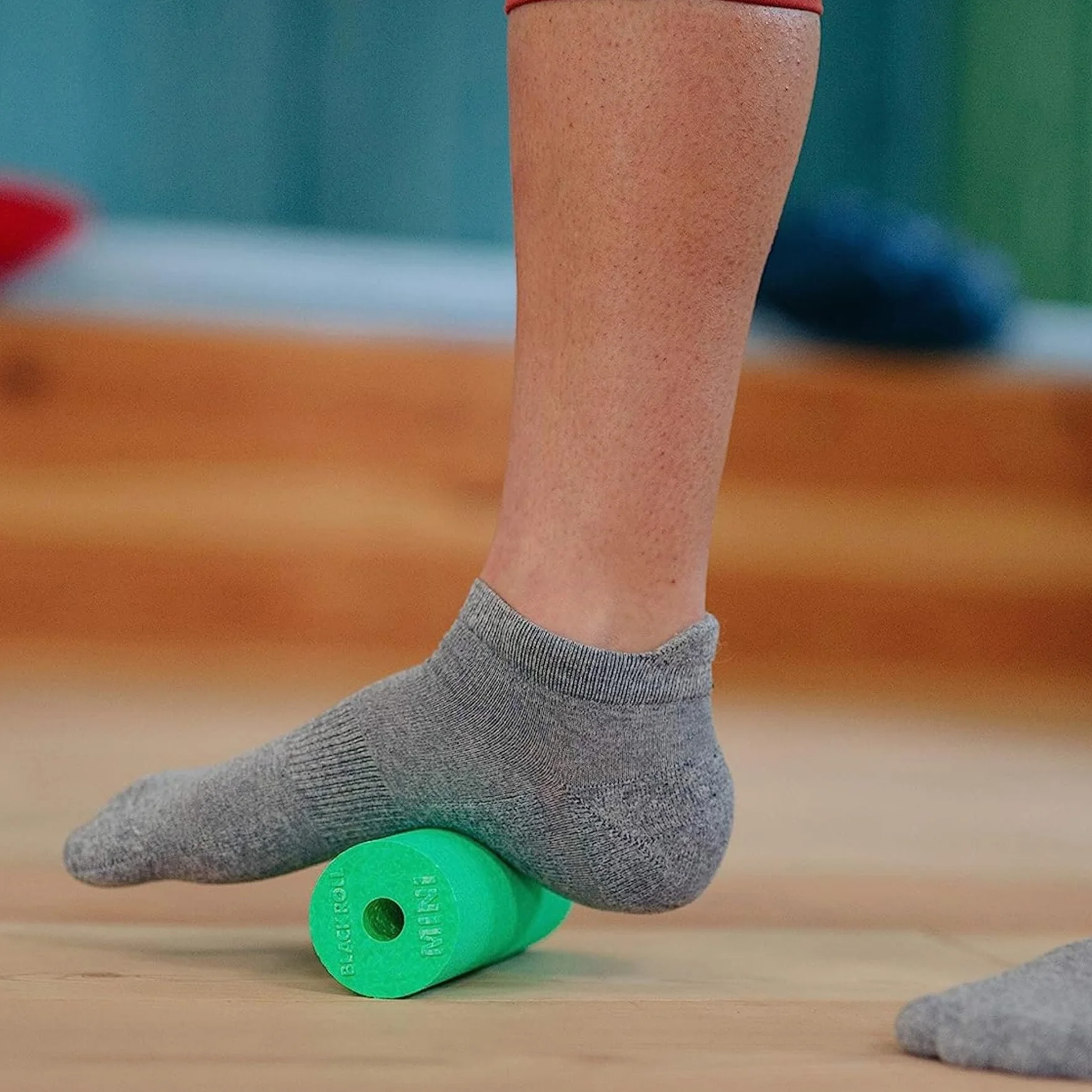 BLACKROLL MINI (5x15 cm) | Le petit rouleau de massage en mousse original pour l'exercice des fascias, le fitness, le yoga et la récupération musculaire en différentes couleurs