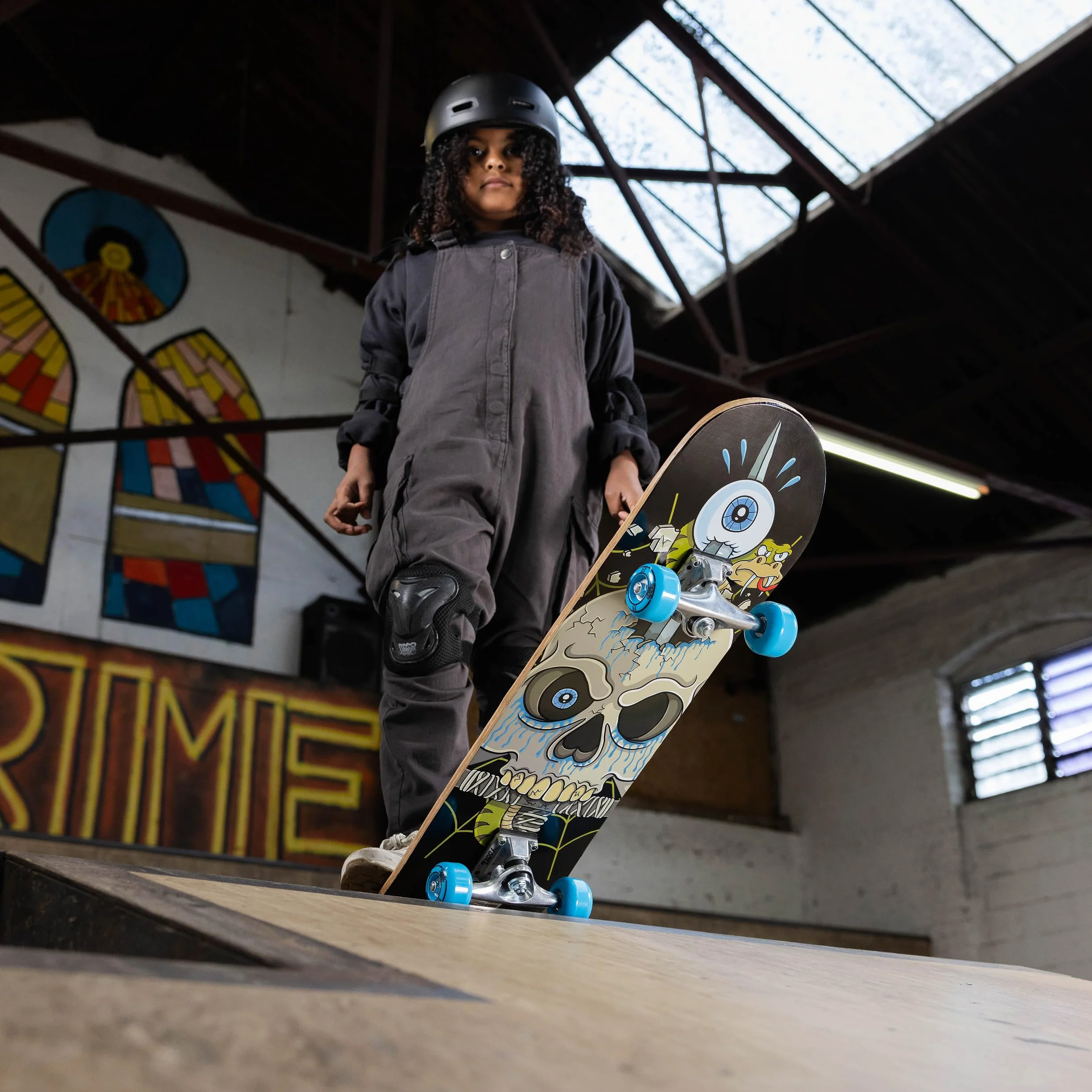 Xootz 31” x 8” Complete Skateboard for Beginners, 9 Ply Maple Deck, Double Kick Standard Board, for Boys and Girls, Multiple Colours