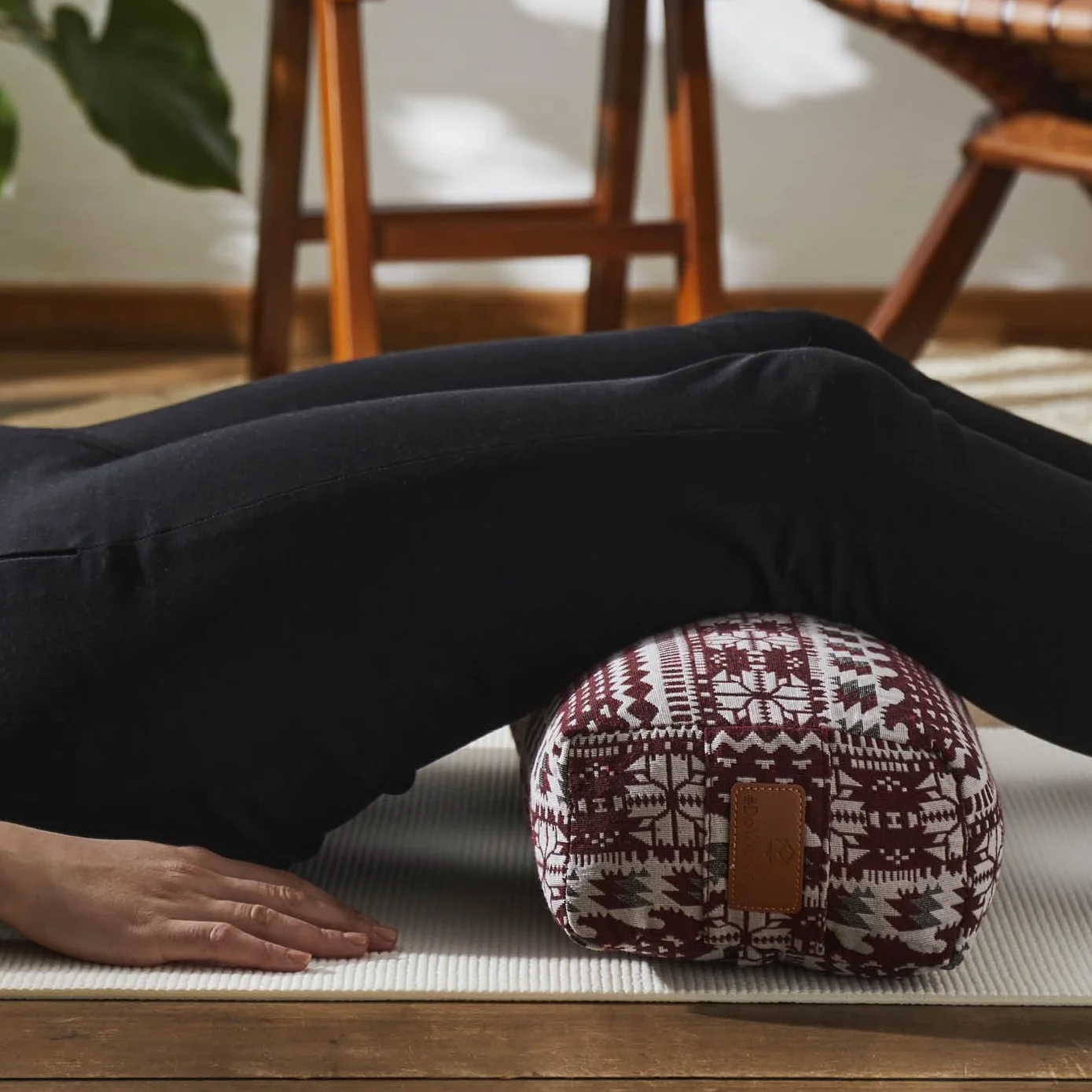 DoYourSports Coussin Carré de Yoga et Méditation »Paravati« - Yoga Bolster Zafu avec Remplissage de Coques de Sarrasin Organique - 67 x 13 cm – Siege Méditation Confortable