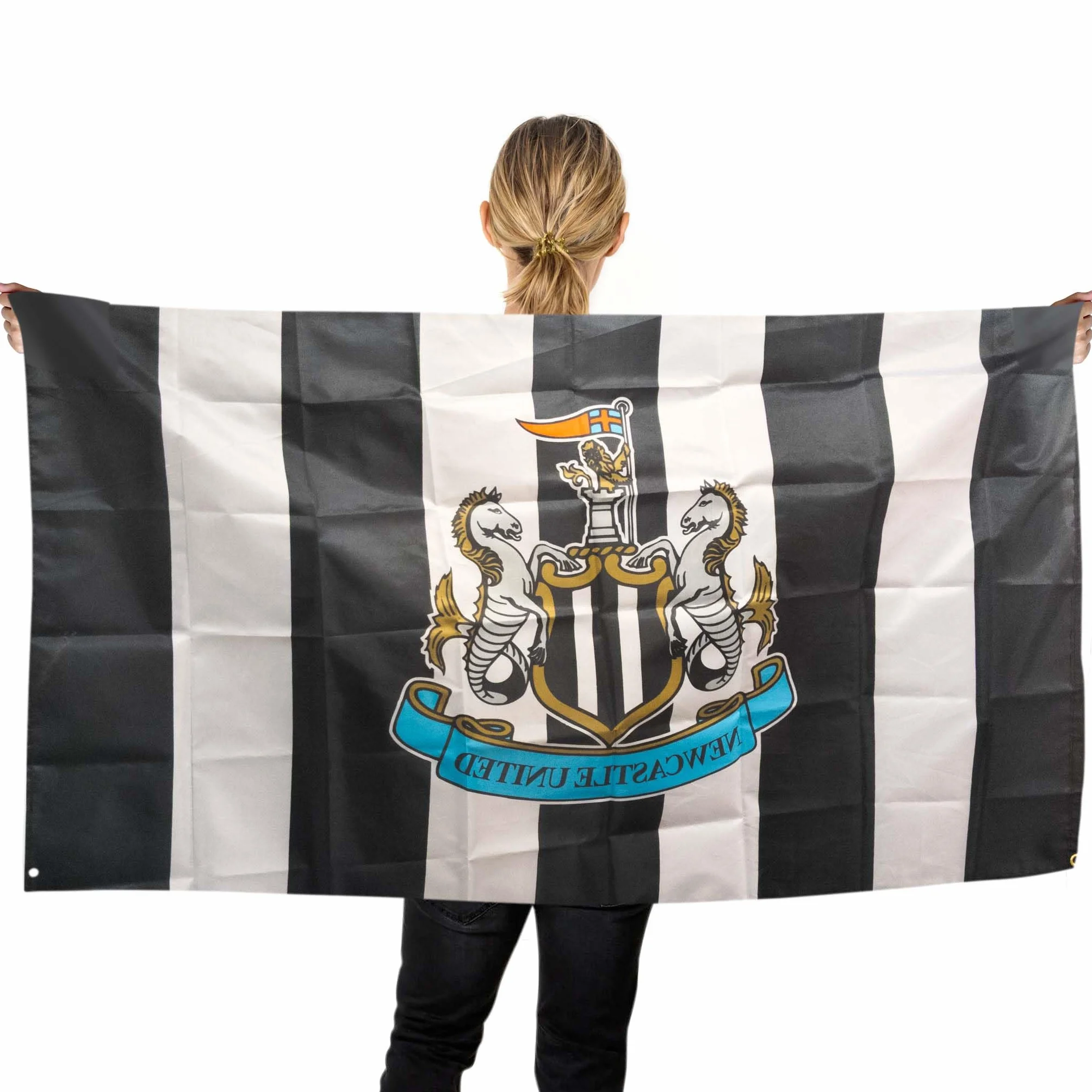 Hy-Pro Drapeau sous licence officielle Newcastle United F.C. 1,5 x 0,9 m – NUFC, drapeau de football, Newcastle F.C., marchandise Newcastle United, cadeau Newcastle United