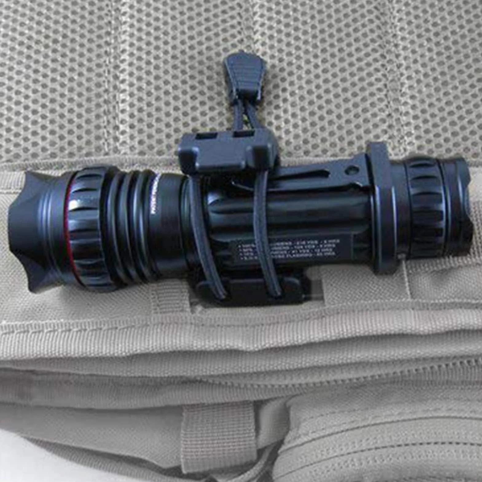 2 Clip pour Équipement Tactique, Attaches Tactiques Molle, Tacticals Outdoor Webbing Buckle Clip, Pince Légère pour Hache À Glace, Clip Fixe À Déclenchement, Randonnée
