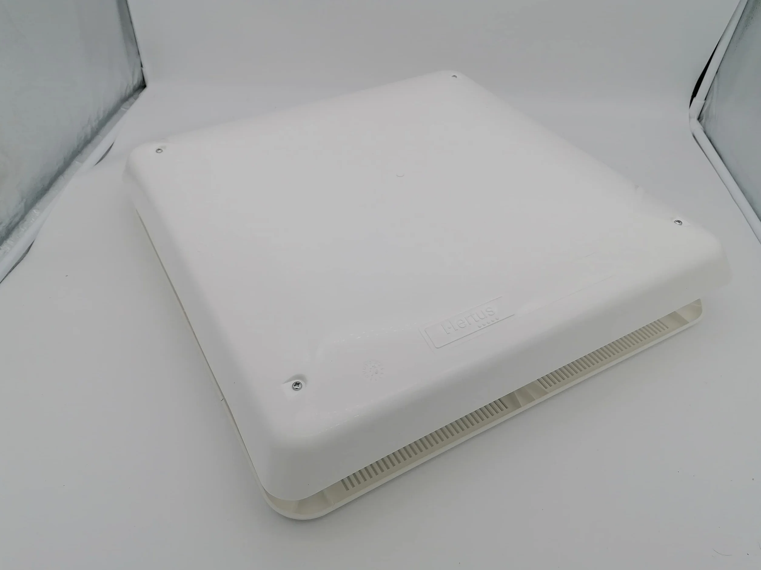 Kit de lucarne Hertus 40 x 40 avec moustiquaire intégrée et vis en acier inoxydable