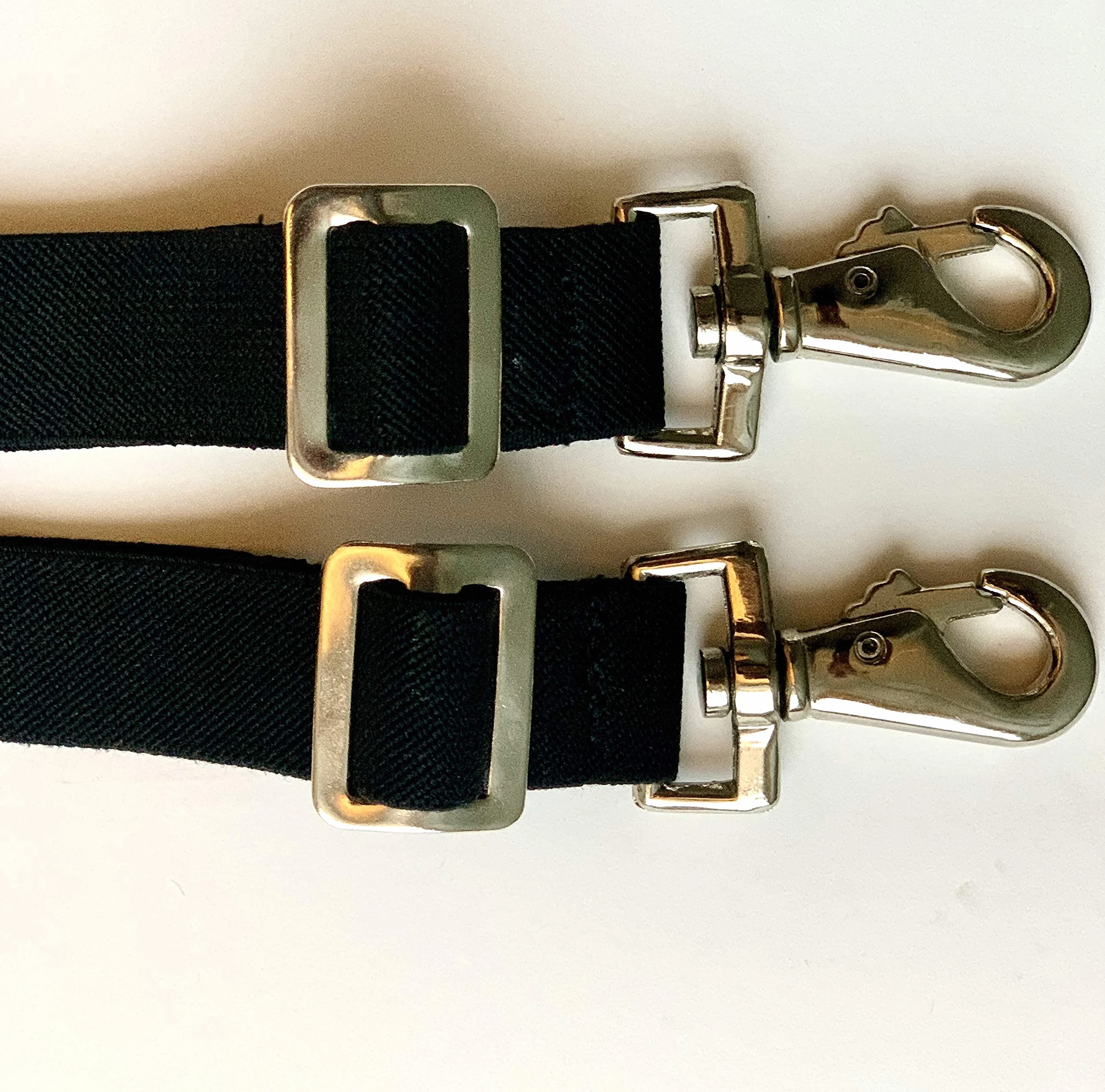 Majestic Ally Sangle de Jambe élastique de Remplacement pour Couverture de Cheval, Longueur réglable, avec Doubles Boutons-Pression pivotants, Noir, Paquet de 2