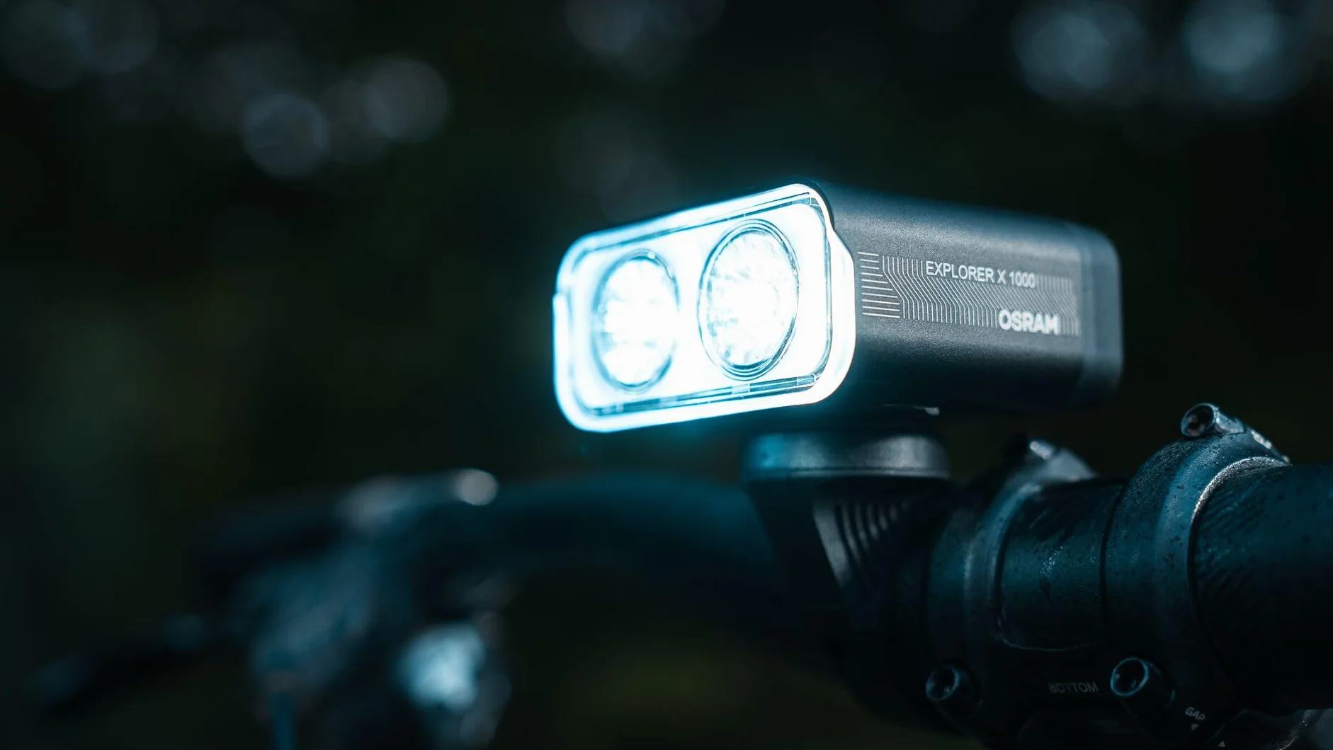 OSRAM LEDsBIKE Explorer X 1000, Kit d'éclairage vélo Rechargeable: Avant et arrière, Tout-Terrain, avec feu Stop, 1000 lumens