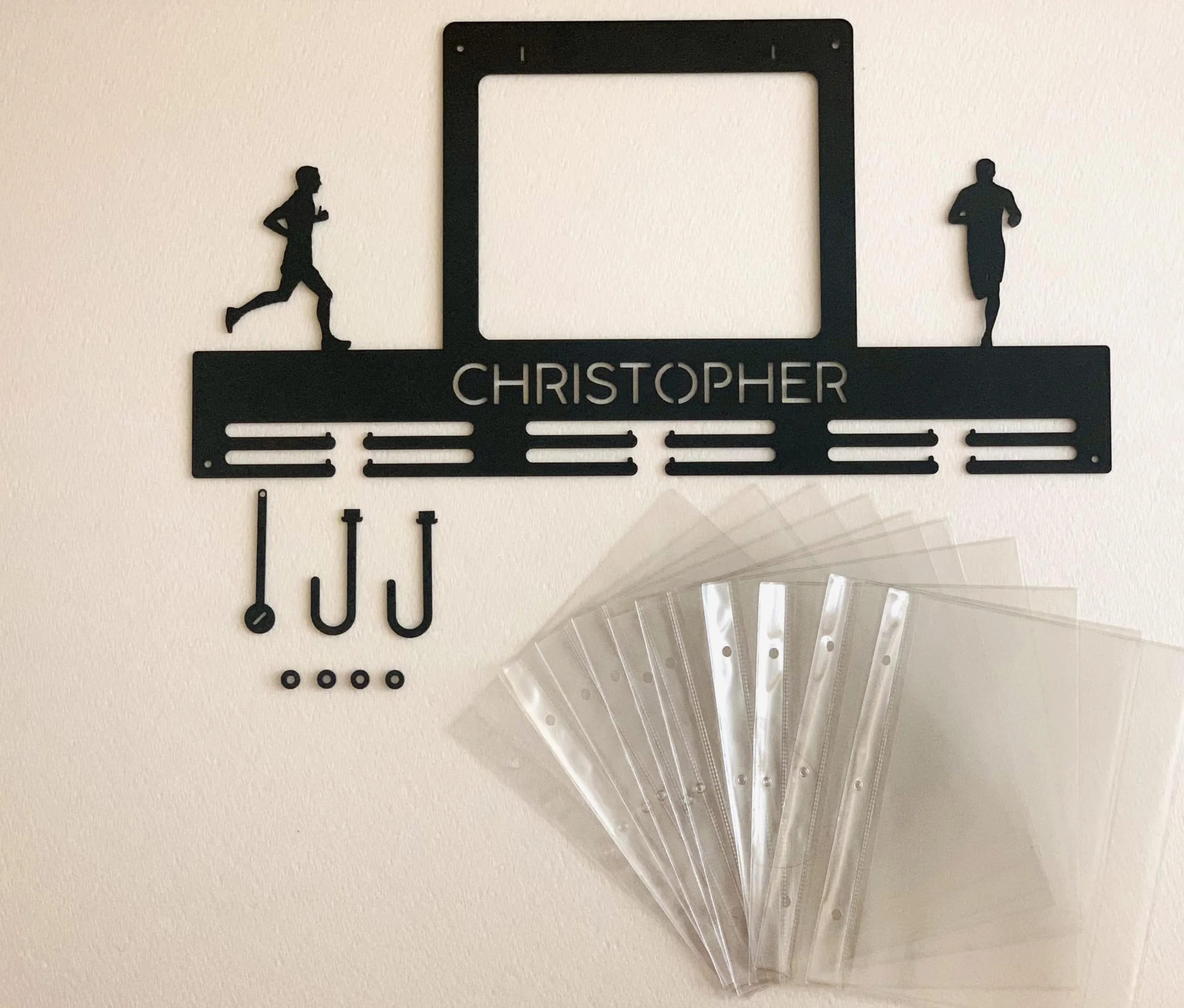 Porte-Médailles personnalisé avec Nom, Numéro de course, Dossards course à pied, Bib Race Number, 2 figurines