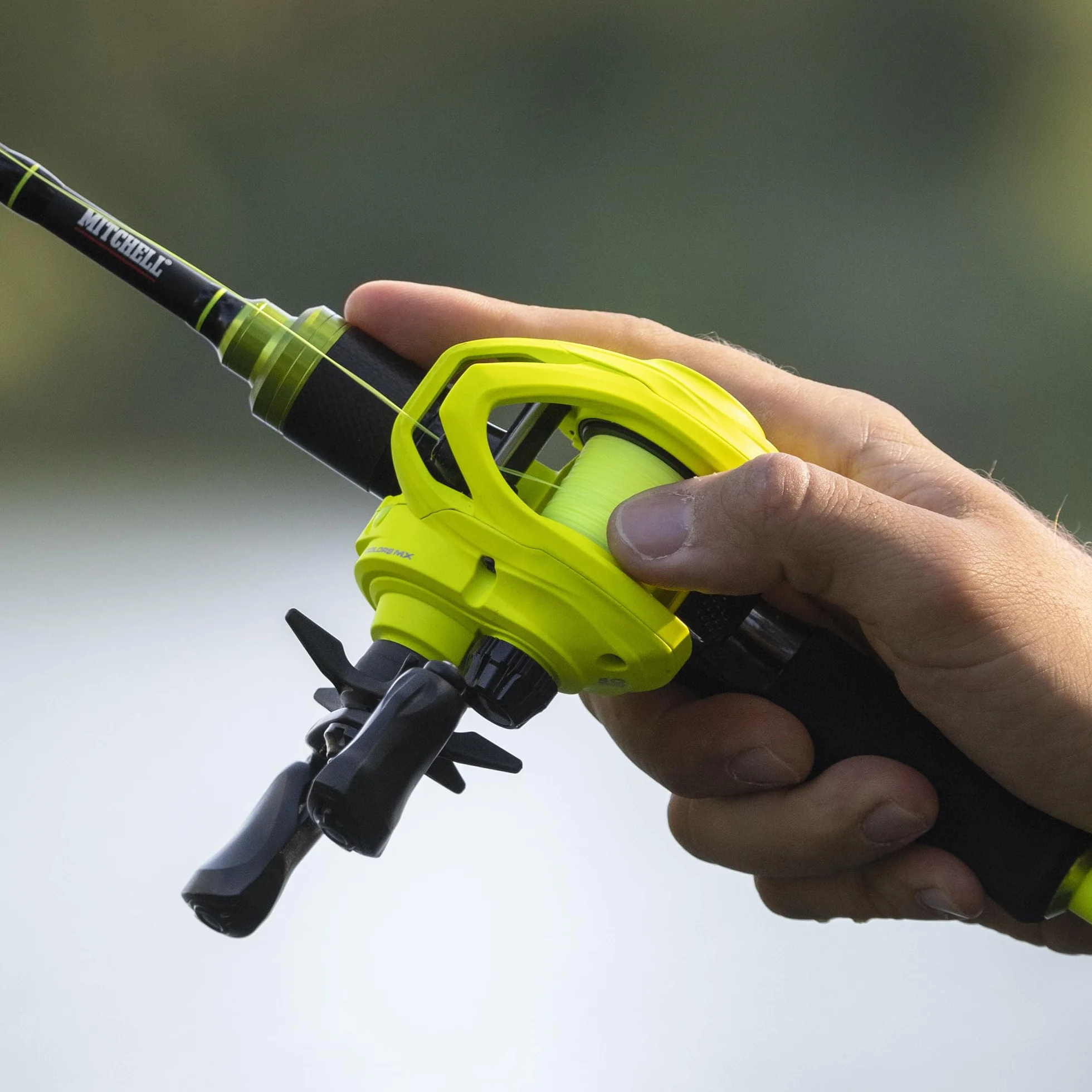 Mitchell Colors MX Castrute and Rolle Combo – Raubfisch Baitcasting Setup – Hecht, Zander, Barsch