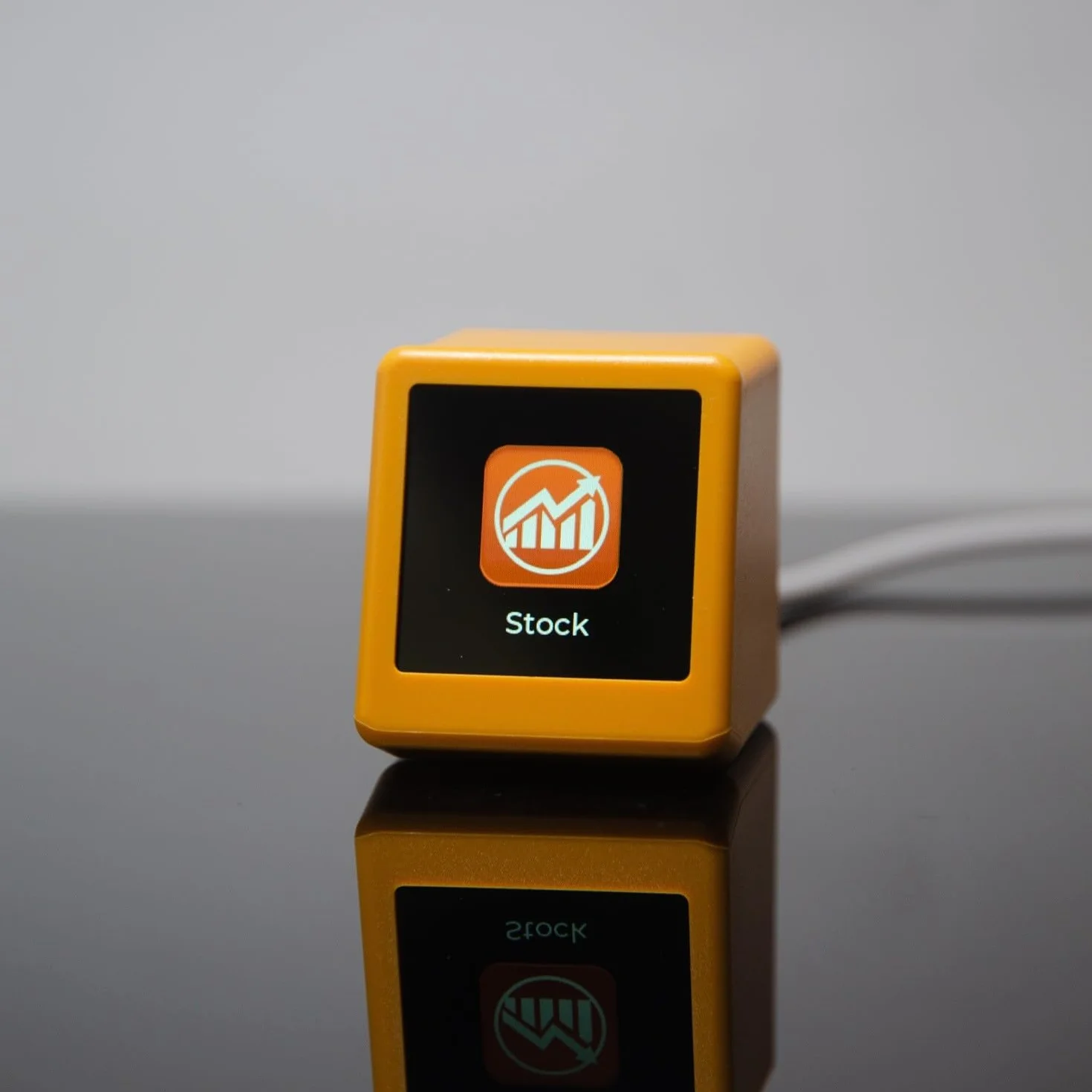 GeekMagic Smalltv PRO Horloge de bureau multifonction avec affichage des stocks et taux de change Jaune