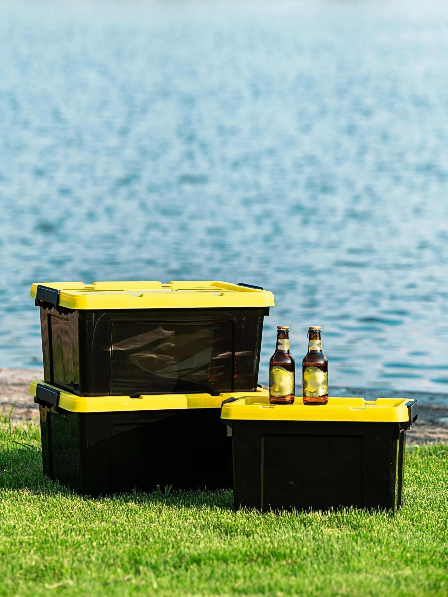 Lot de 6 boîtes de rangement en plastique avec couvercles, 15 L, empilable, noir et jaune