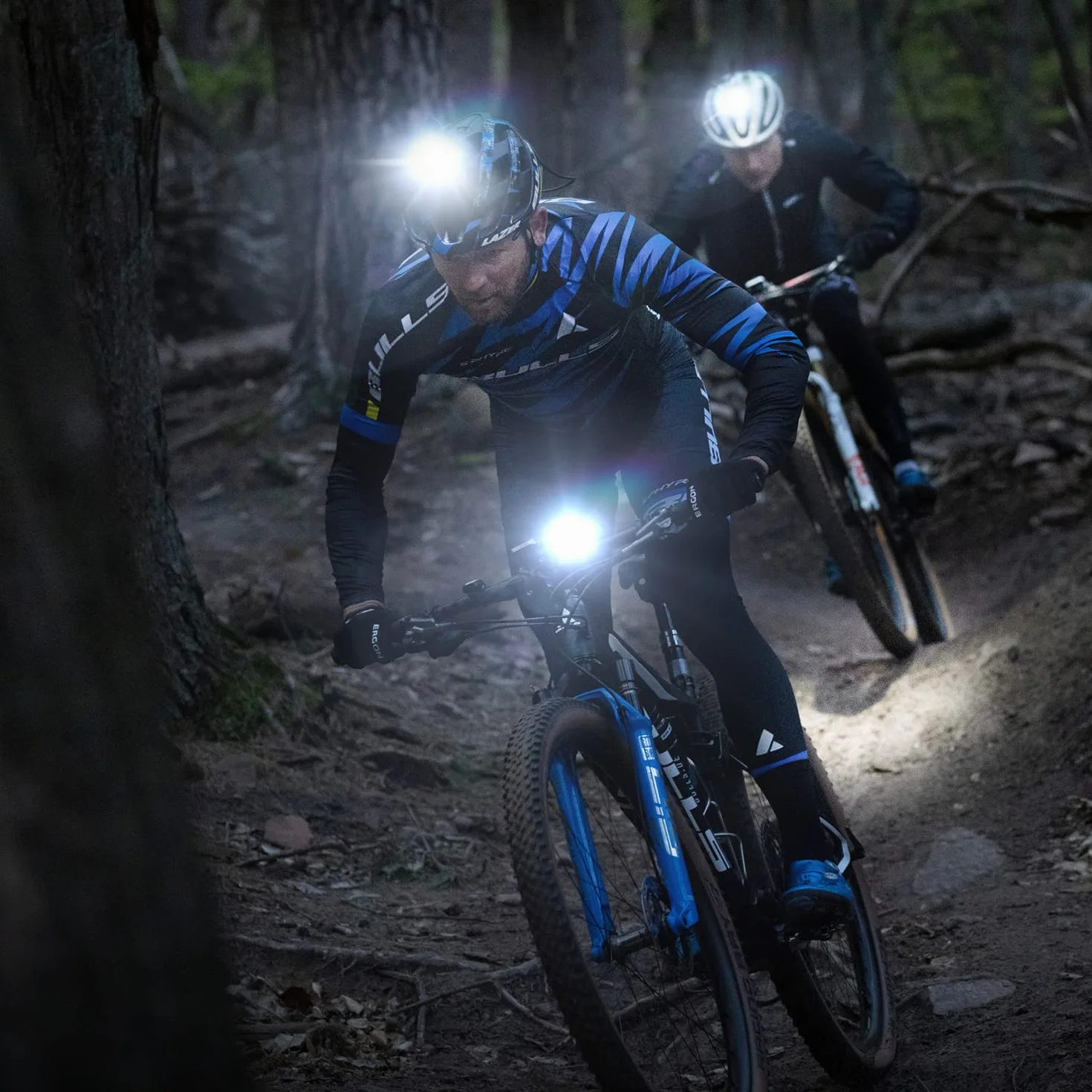 SIGMA Sport - Buster 1100 | Éclairage vélo Avant de 1100 lumens | Lumière Avant Rechargeable avec Cinq Modes d'éclairage | avec Fonction « Quick Release » pour Fixation Rapide