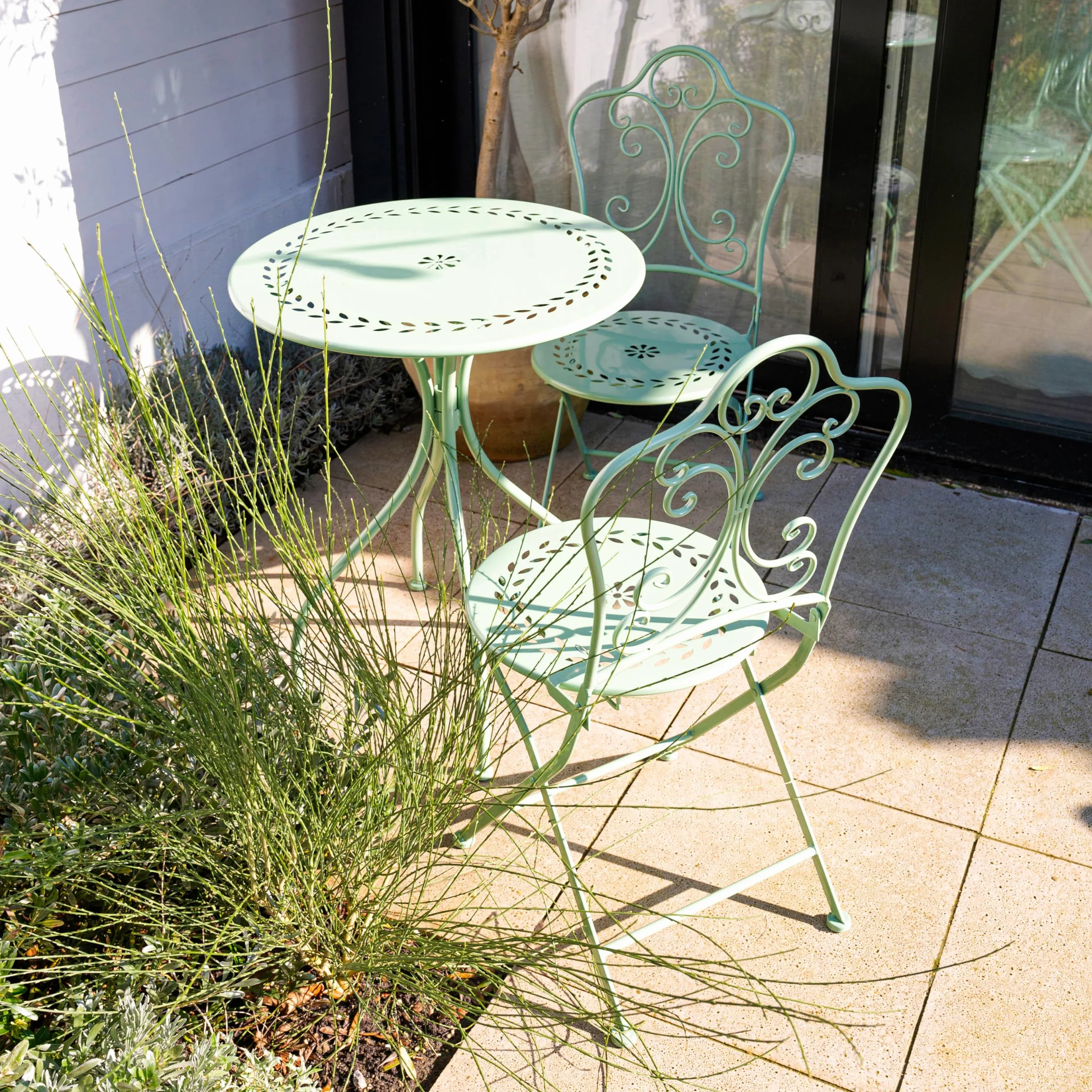 AXI Marilou Table et Chaise Bistrot 2 Chaises 1 Table Ensemble Bistro Extérieur Vert Pastel