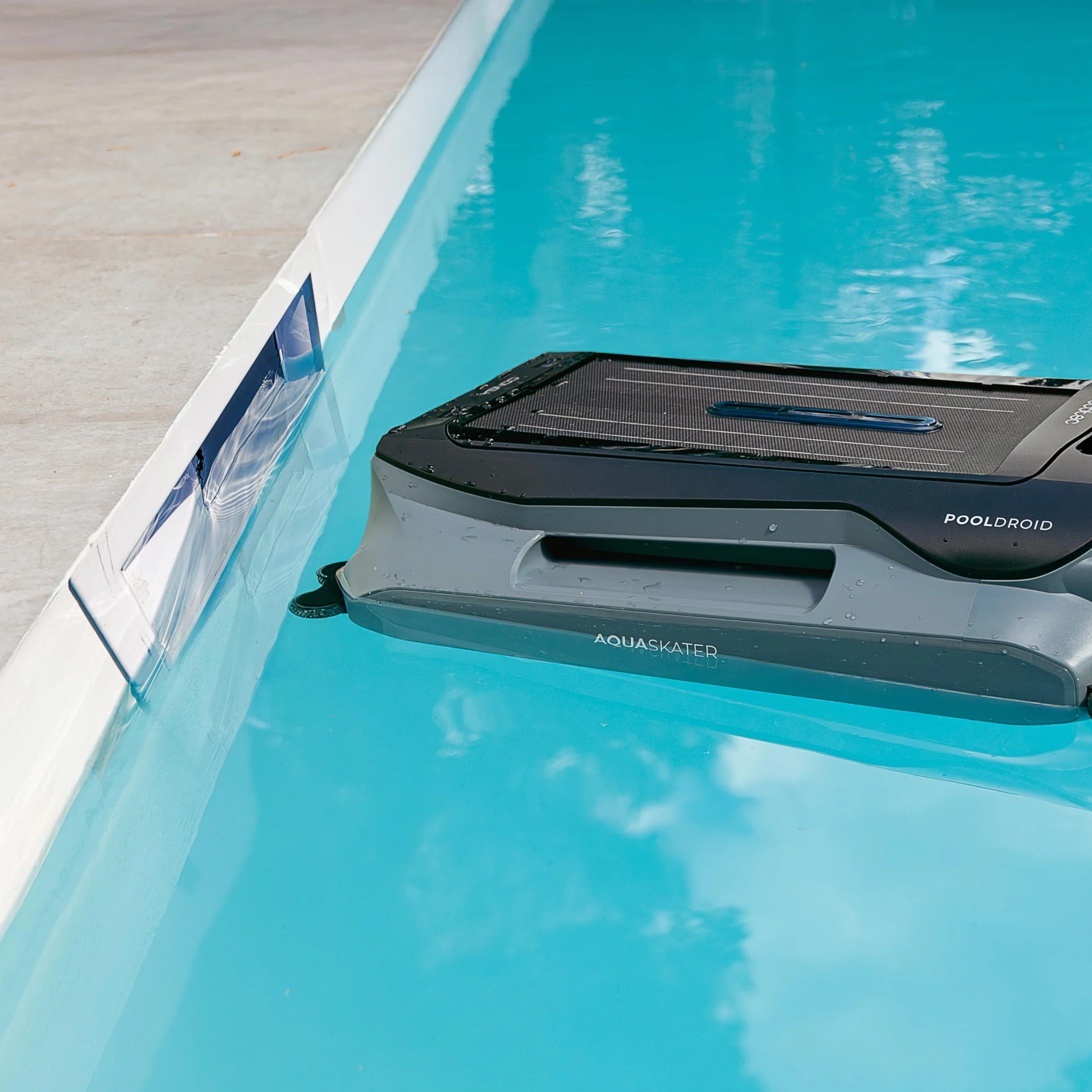 Cecotec Robot Nettoyeur de Piscine Conga Pooldroid AquaSkater Recharge Solaire Autonomie 16h Panier 4,5L Filtre 187,5 μm