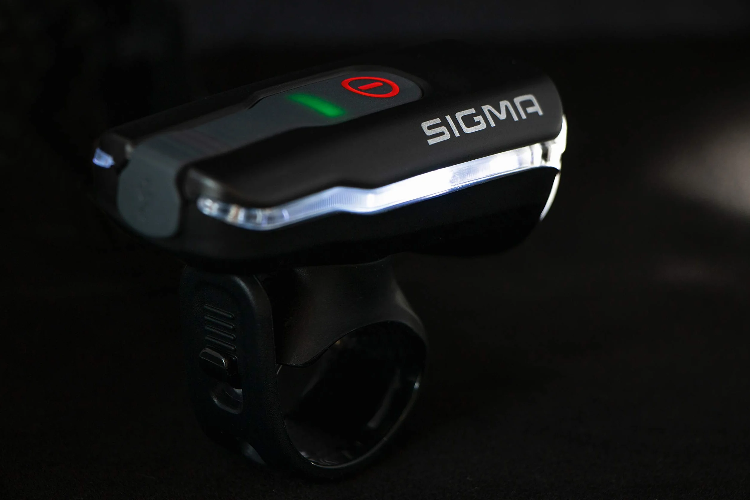 Sigma Sport Aura 60 USB Feu Avant de vélo Unisexe, Noir, Taille Unique