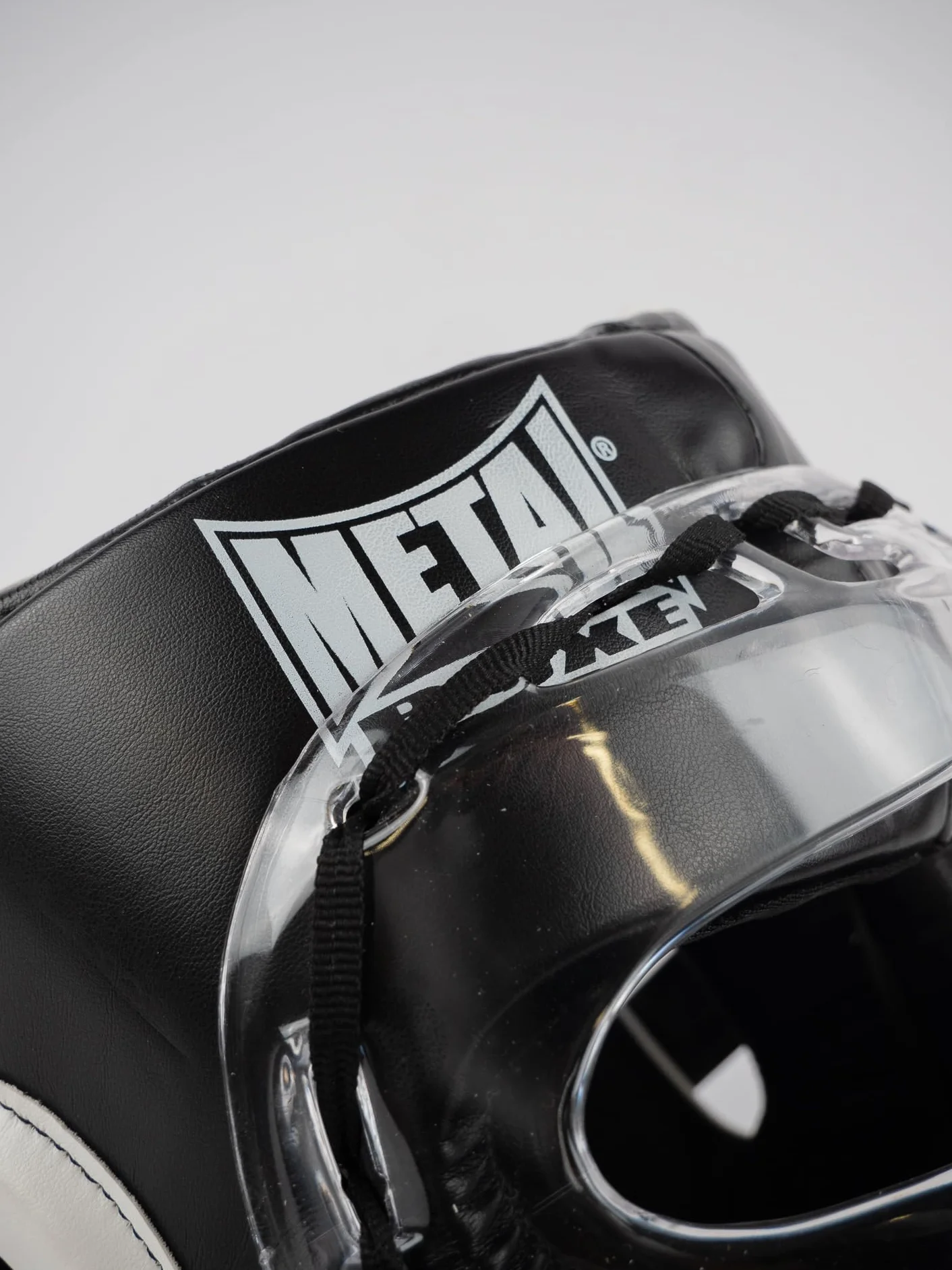 Casque METAL BOXE MB423G